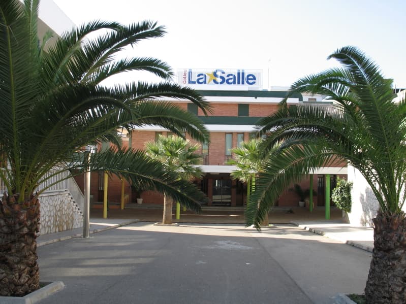 Atención A Personas En Situación De Dependencia en La Salle (La Salle, Sa Vileta): foto 1