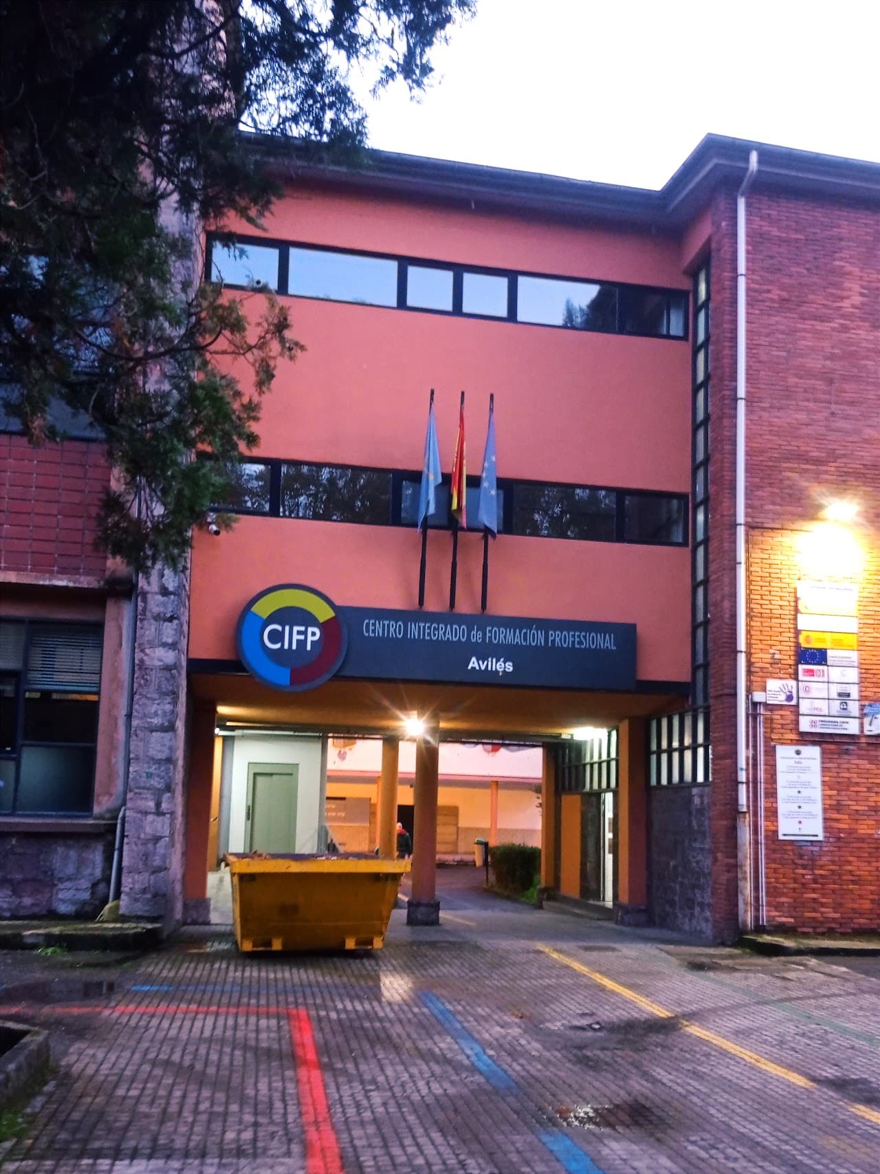 Guía En El Medio Natural Y De Tiempo Libre en Centro Integrado De Formación Profesional Del Deporte (Centro Integrado De Formación Profesional Del Deporte, Avilés): foto 1