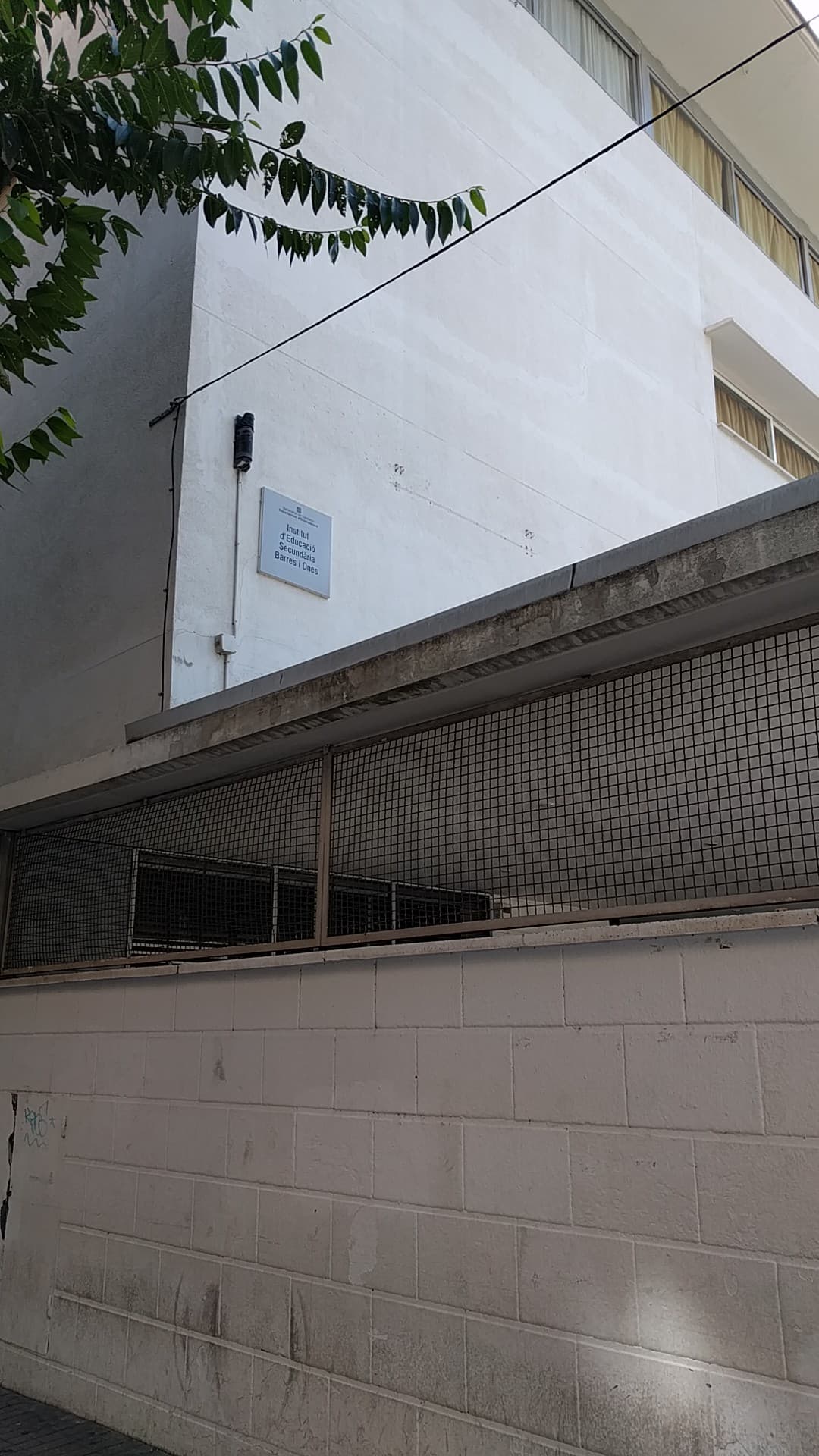 Foto secundaria del campus IES Barres i Ones