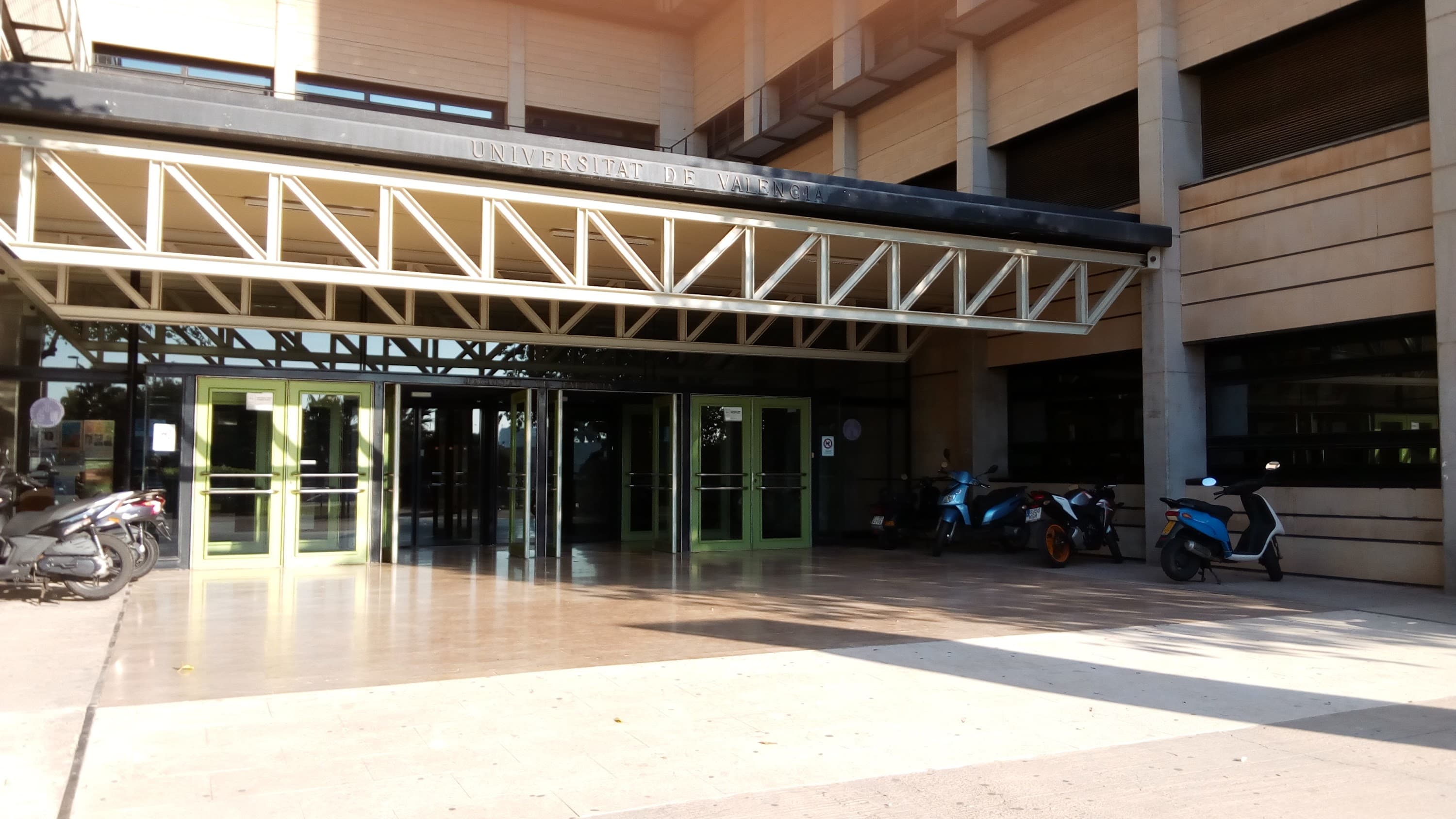 Foto secundaria del campus Facultad de Farmacia y Ciencias de la Alimentación