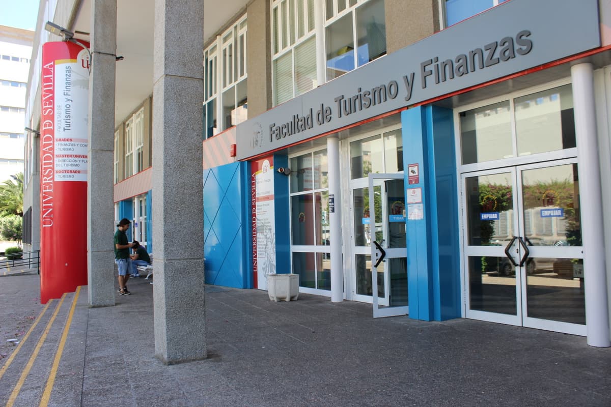 Foto secundaria del campus Facultad de Turismo y Finanzas
