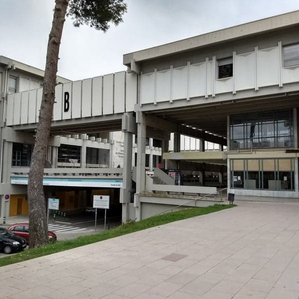 Foto secundaria del campus Facultad de Filosofía y Letras