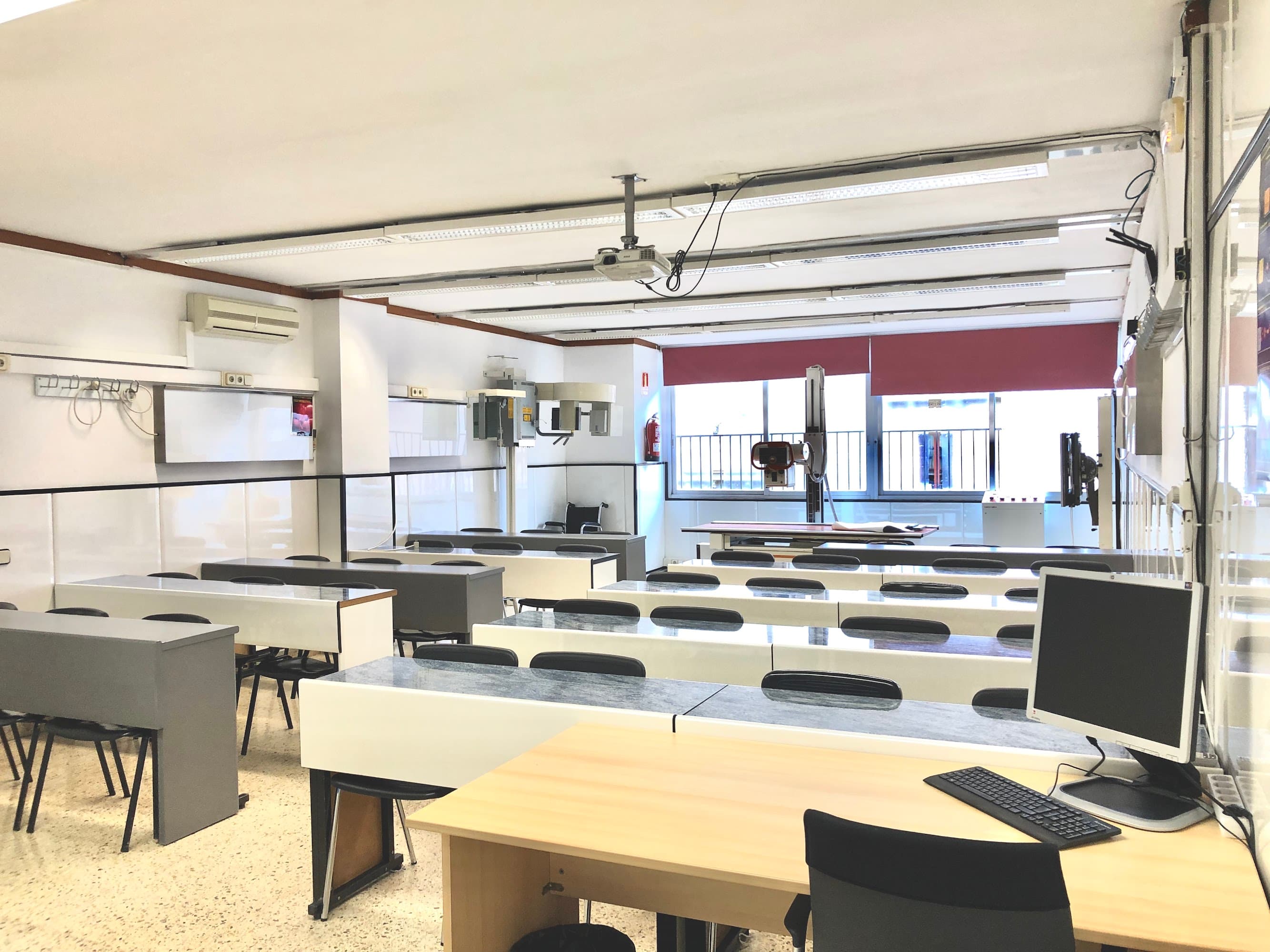 Foto secundaria del campus Escola Ramón y Cajal