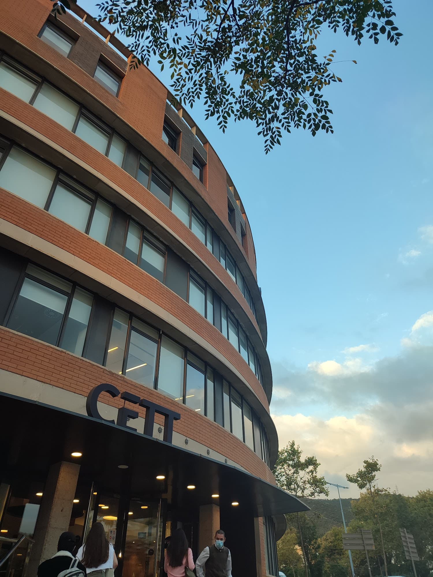 Foto secundaria del campus CETT