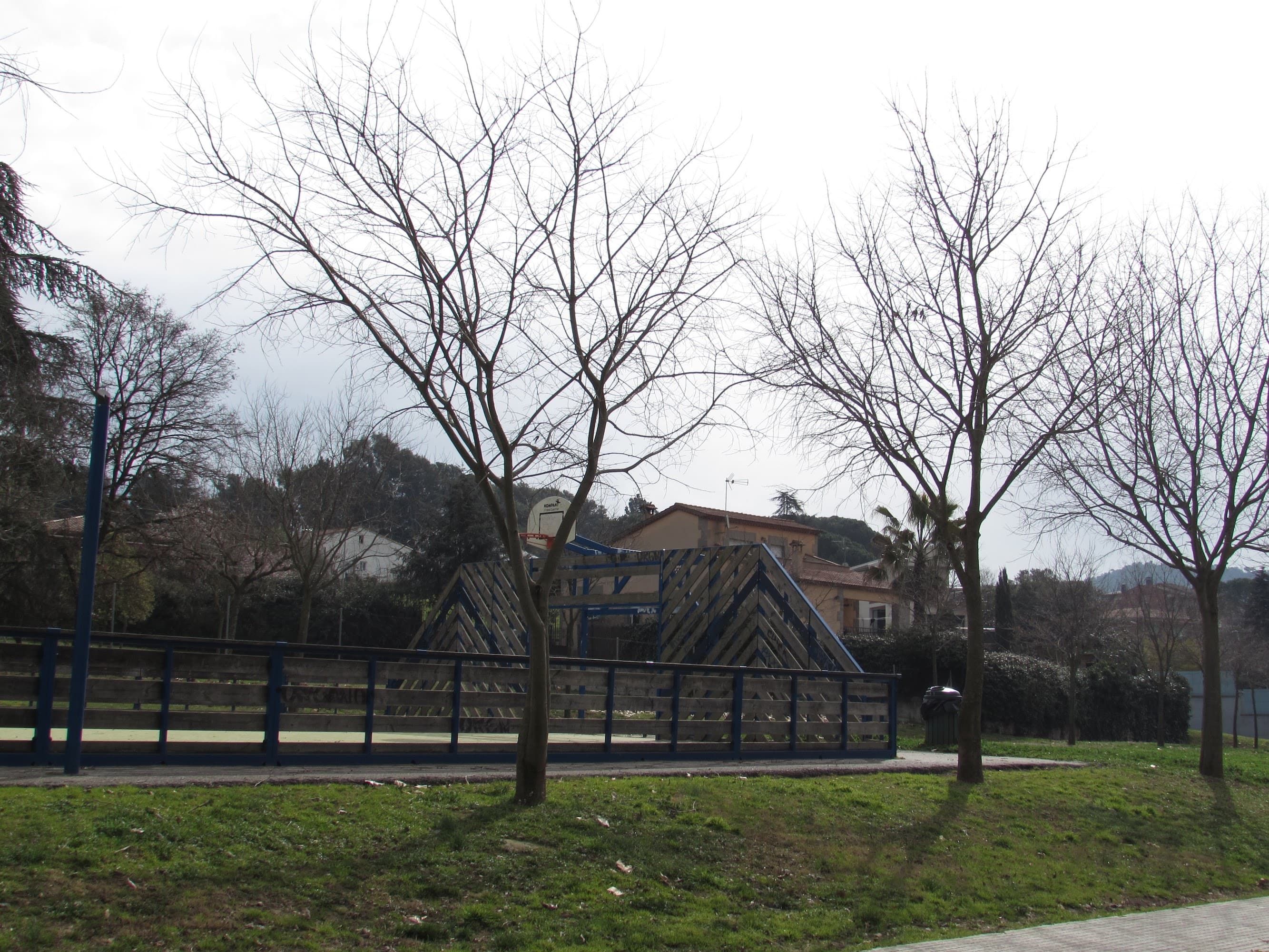 Foto secundaria del campus Institut Giola