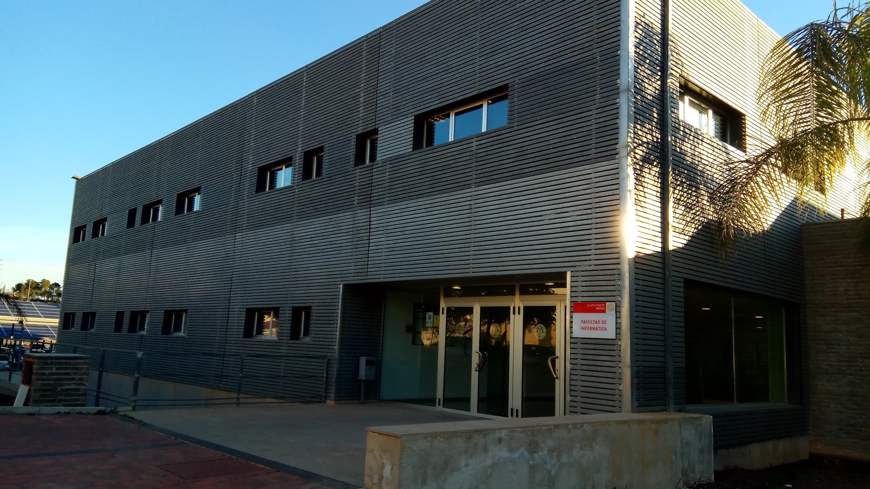 Foto secundaria del campus Facultad de Informática