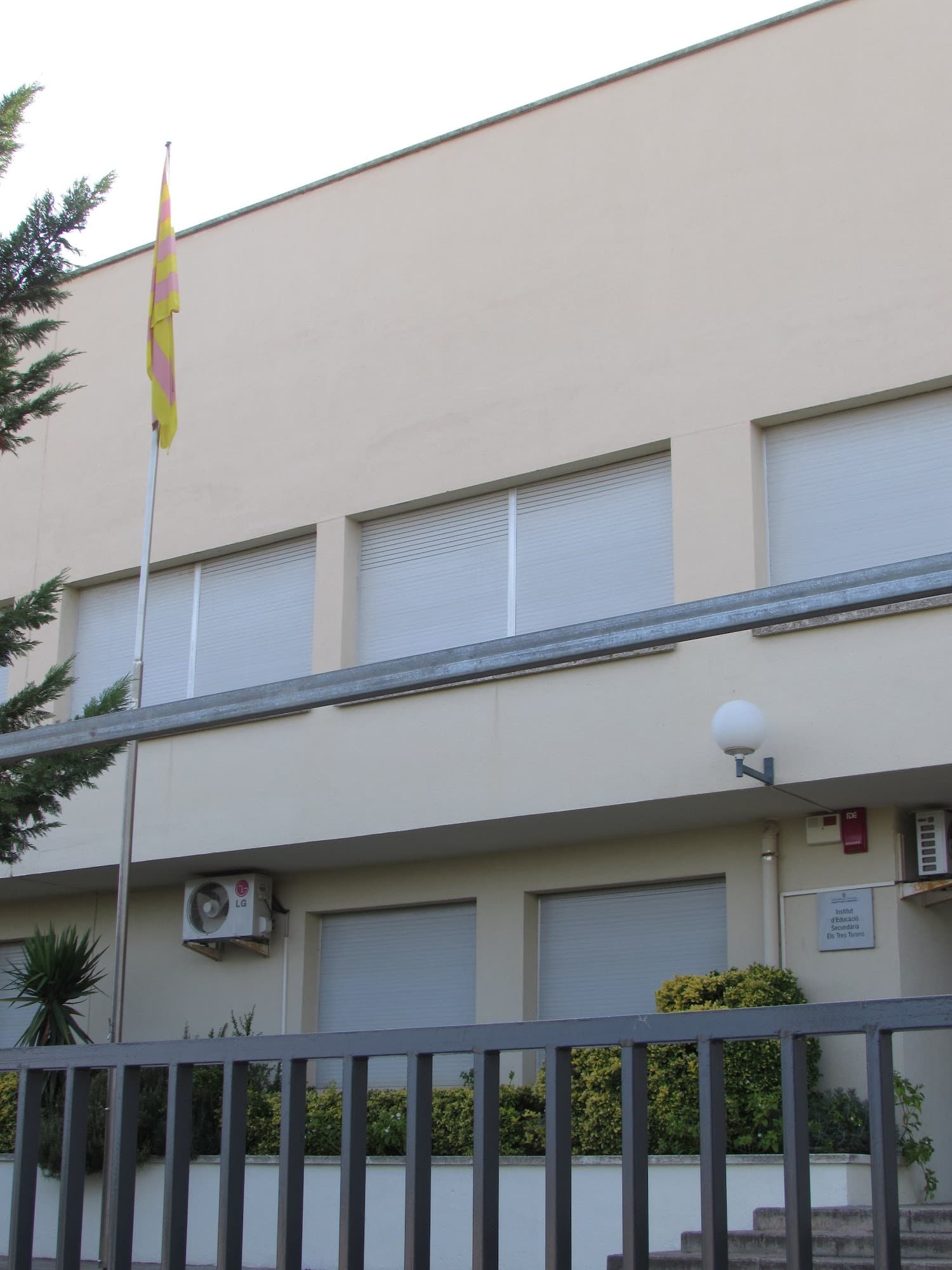 Foto secundaria del campus Institut Els Tres Turons