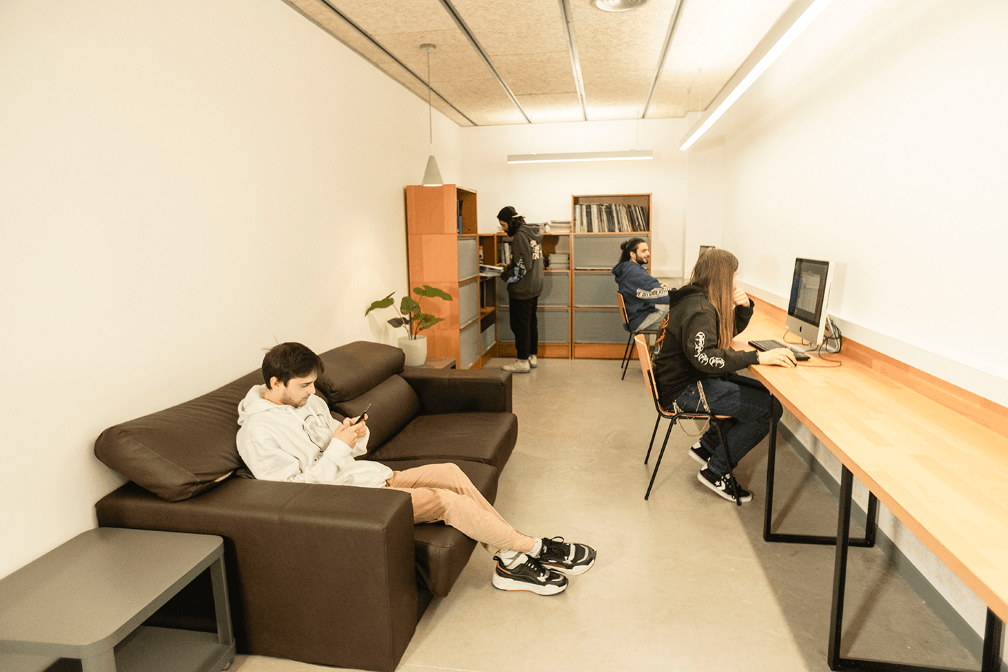 Foto secundaria del campus CEV, Centre de Comunicació, Imatge i So