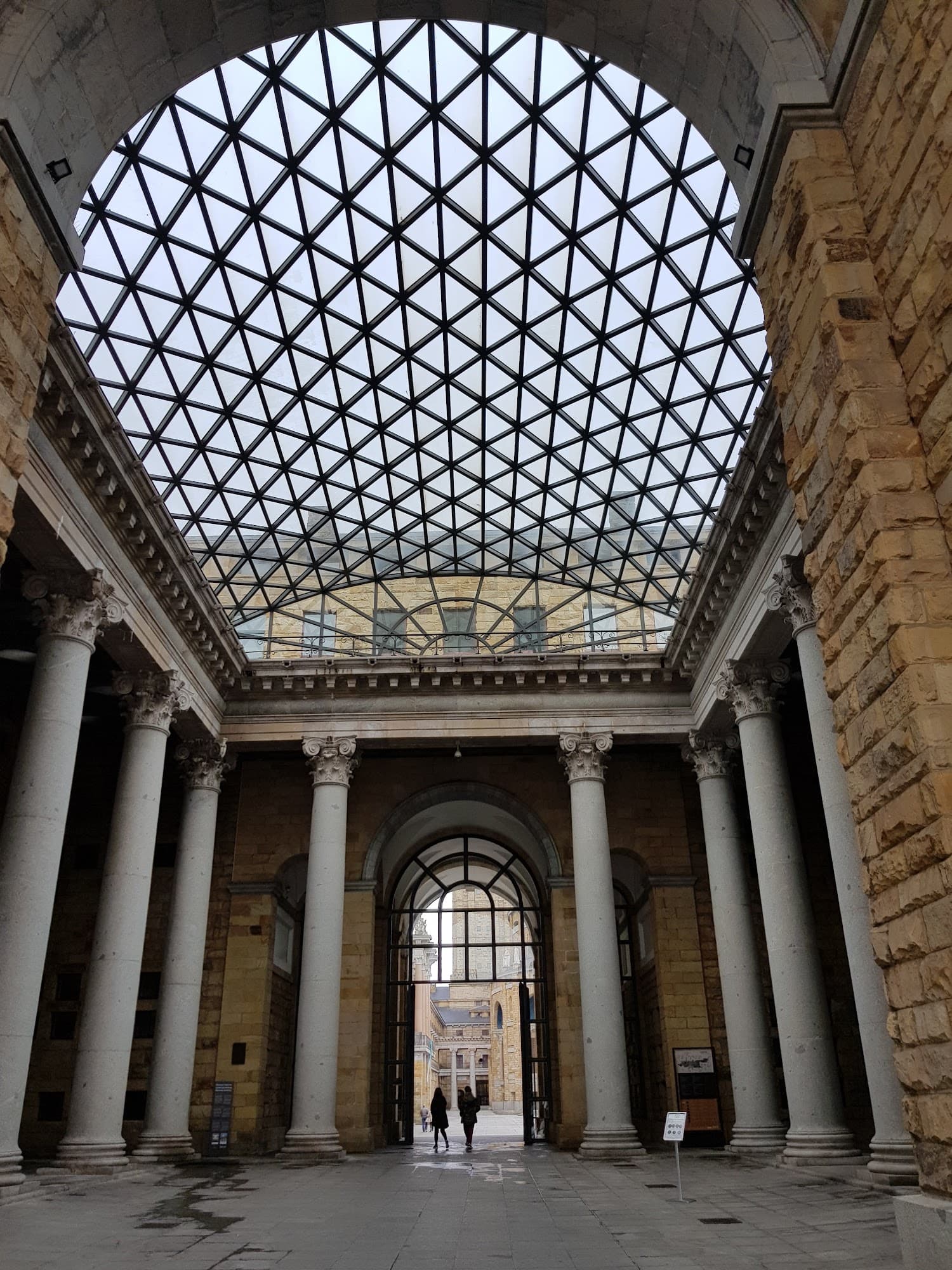 Foto secundaria del campus Facultad de Comercio, Turismo y Ciencias Sociales Jovellanos