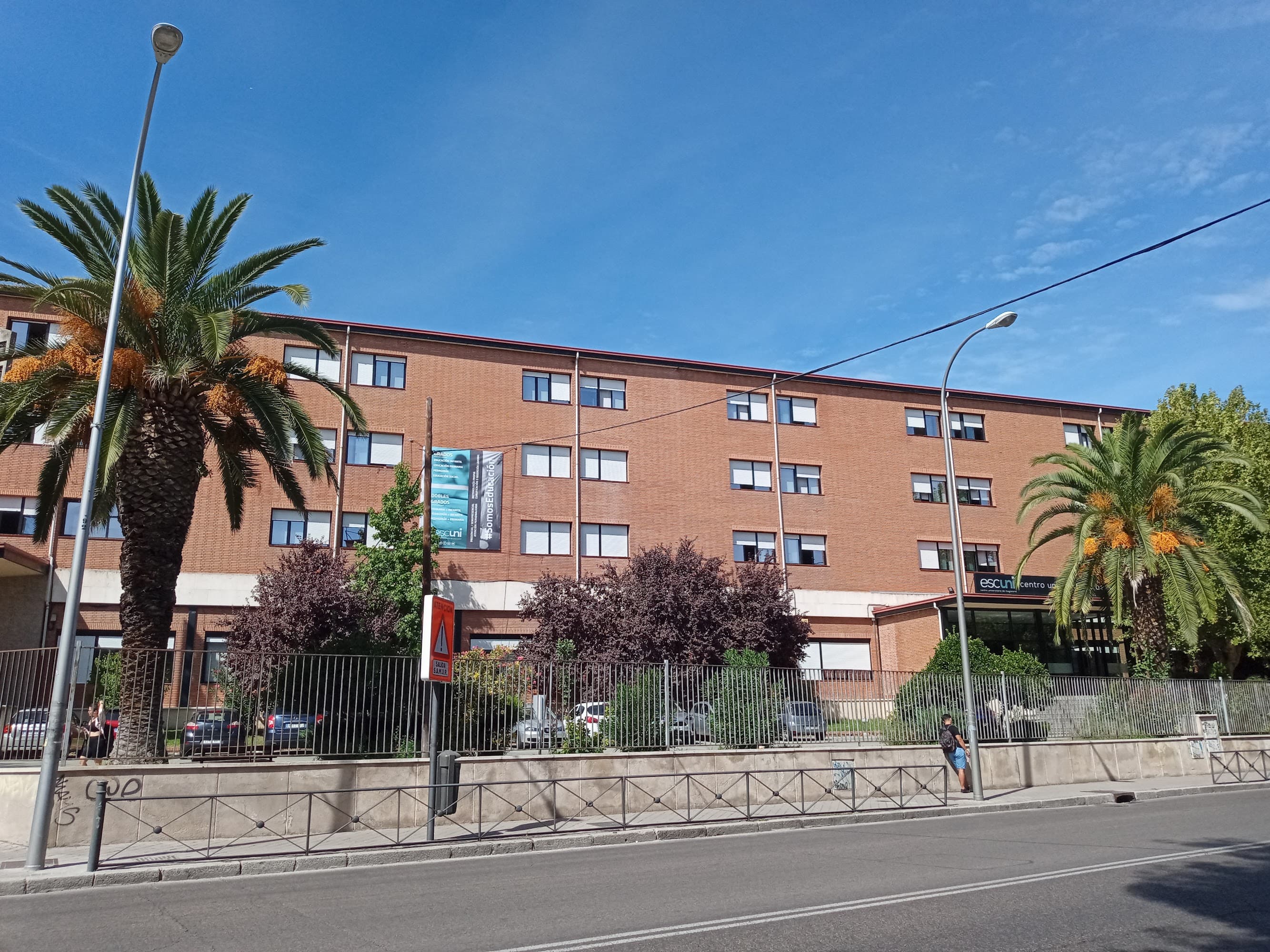 Foto secundaria del campus Centro de Enseñanza Superior Escuni