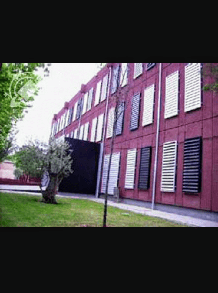 Foto secundaria del campus Institut Terra Roja