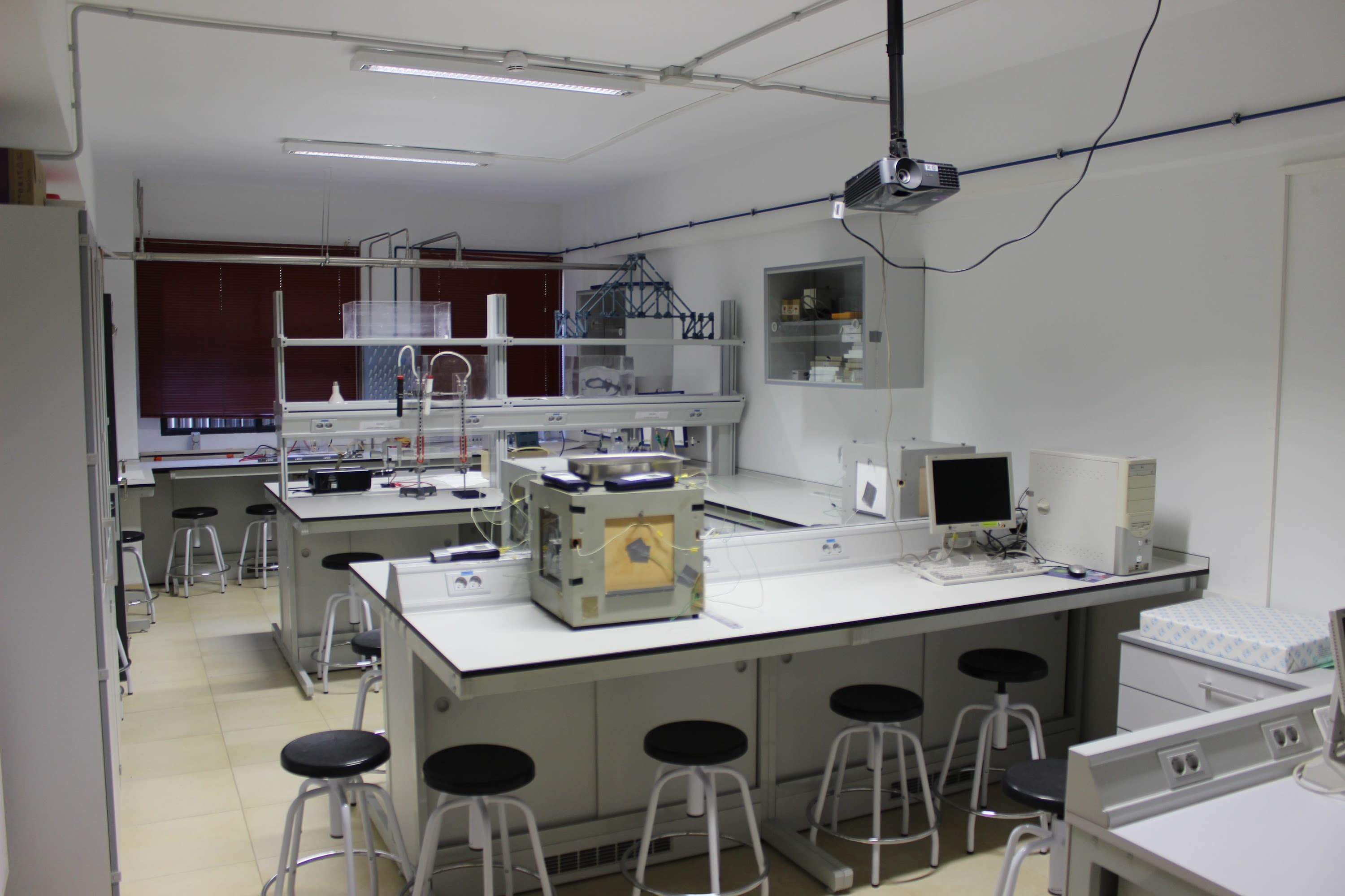 Foto secundaria del campus Escuela Técnica Superior de Ingeniería de Edificación