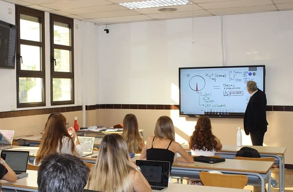 Foto secundaria del campus Facultad de Comunicación, Educación y Humanidades