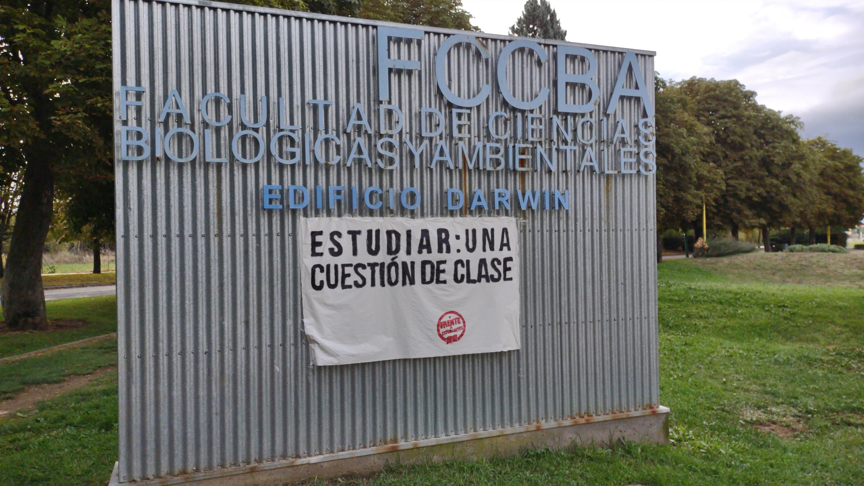 Foto secundaria del campus Facultad de Ciencias Biológicas y Ambientales