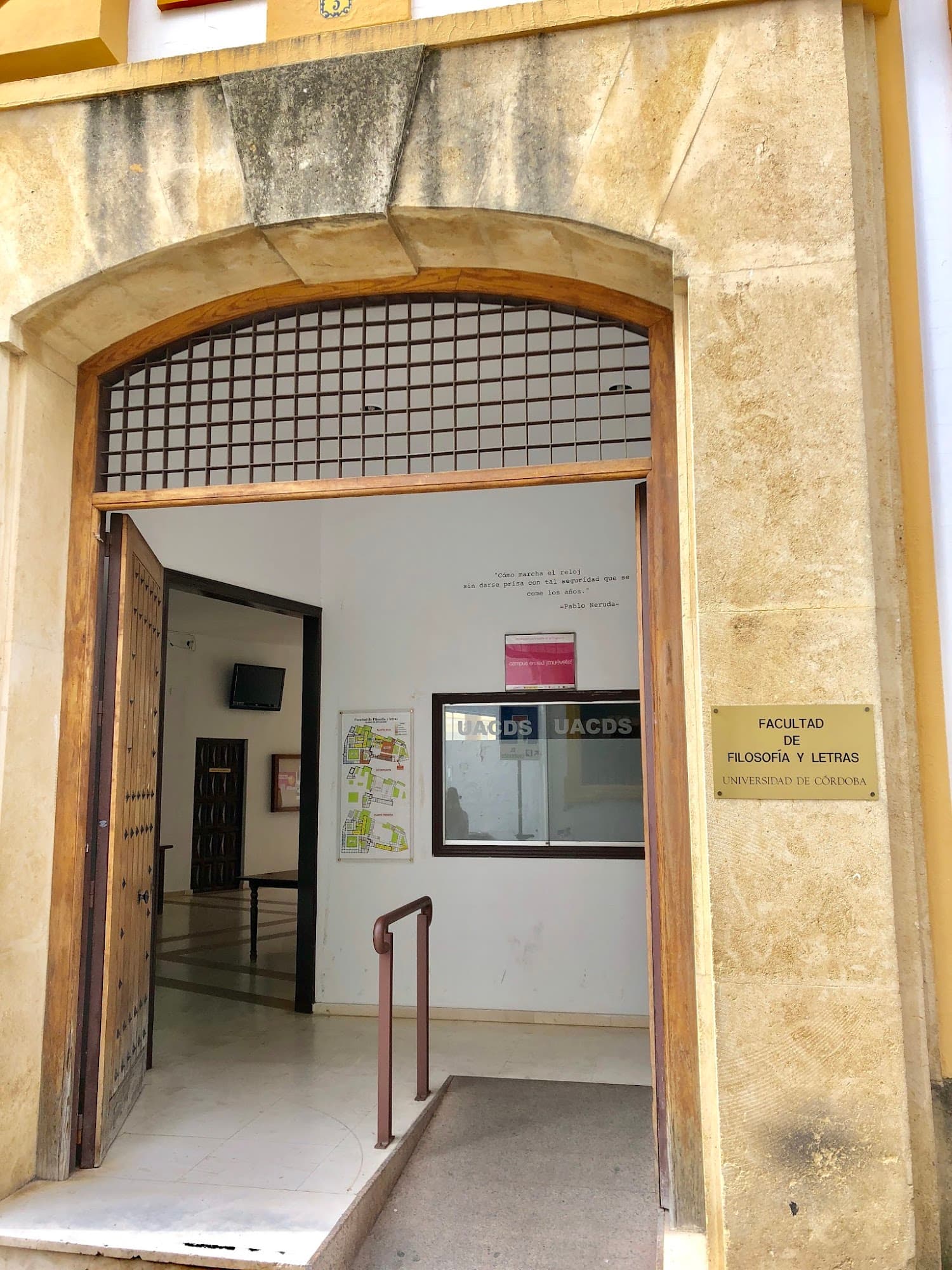 Foto secundaria del campus Facultad de Filosofía y Letras