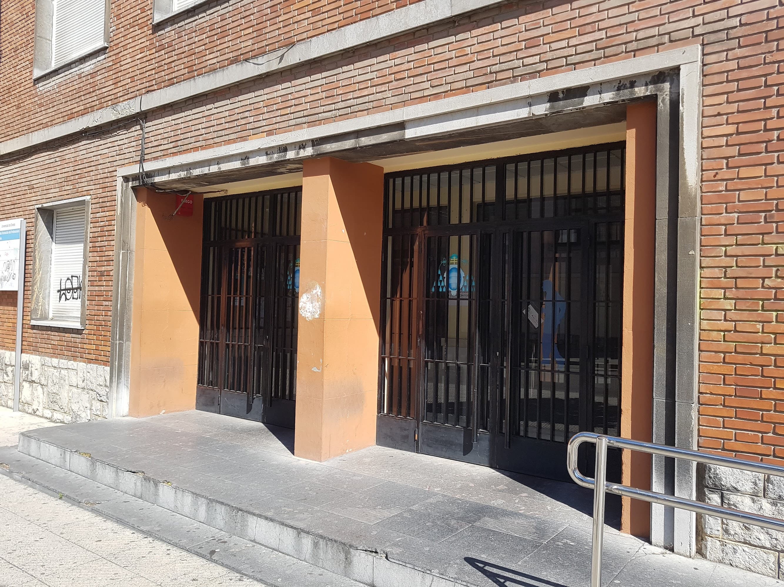Foto secundaria del campus Facultad de Formación del Profesorado y Educación