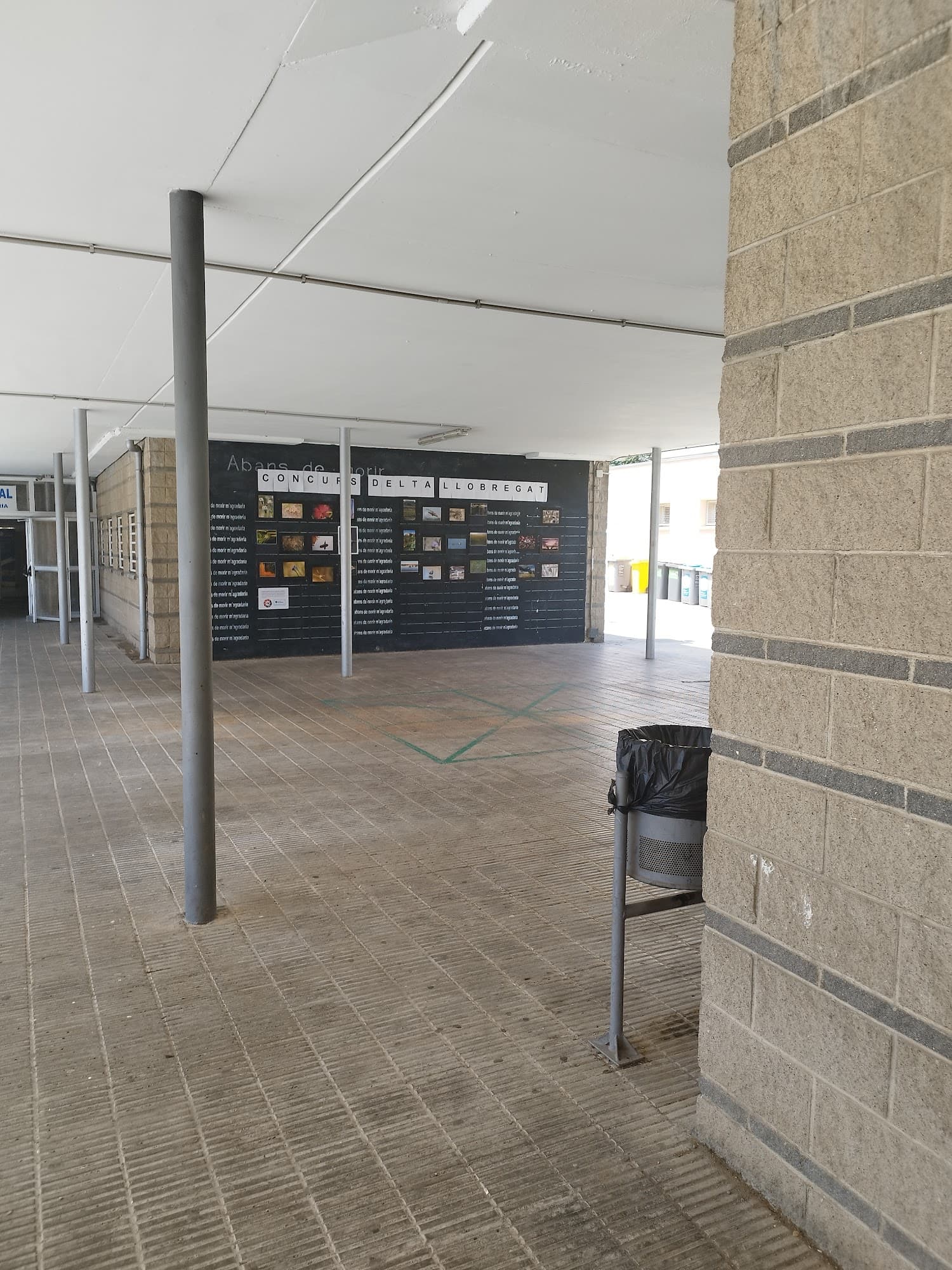 Foto secundaria del campus Institut Les Salines