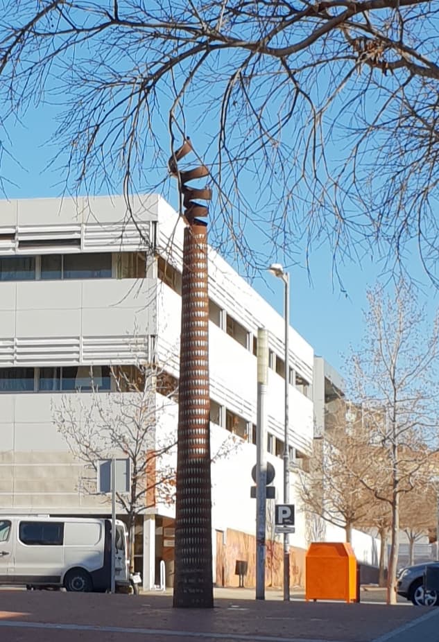 Foto secundaria del campus INS Montserrat Roig