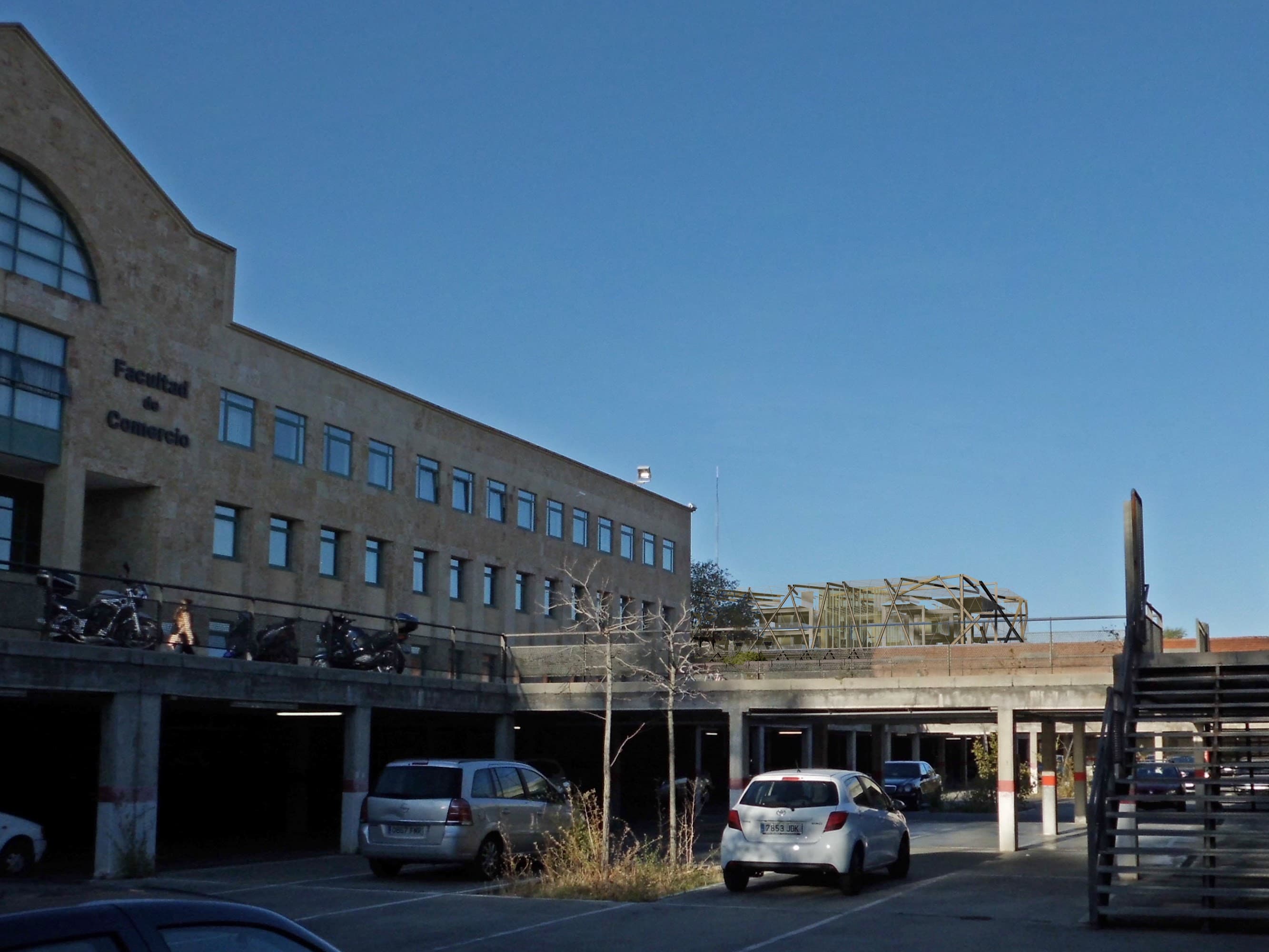 Foto secundaria del campus Facultad de Comercio