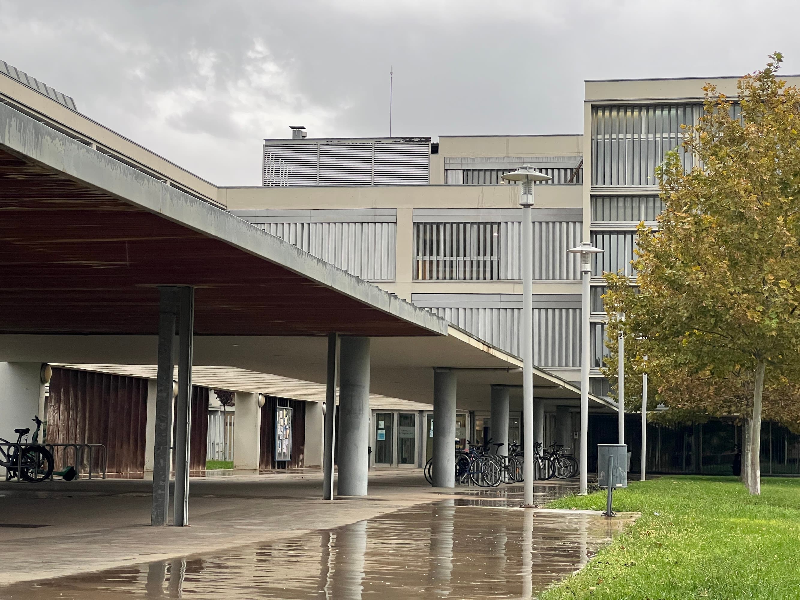 Foto secundaria del campus Escuela de Ingeniería y Arquitectura