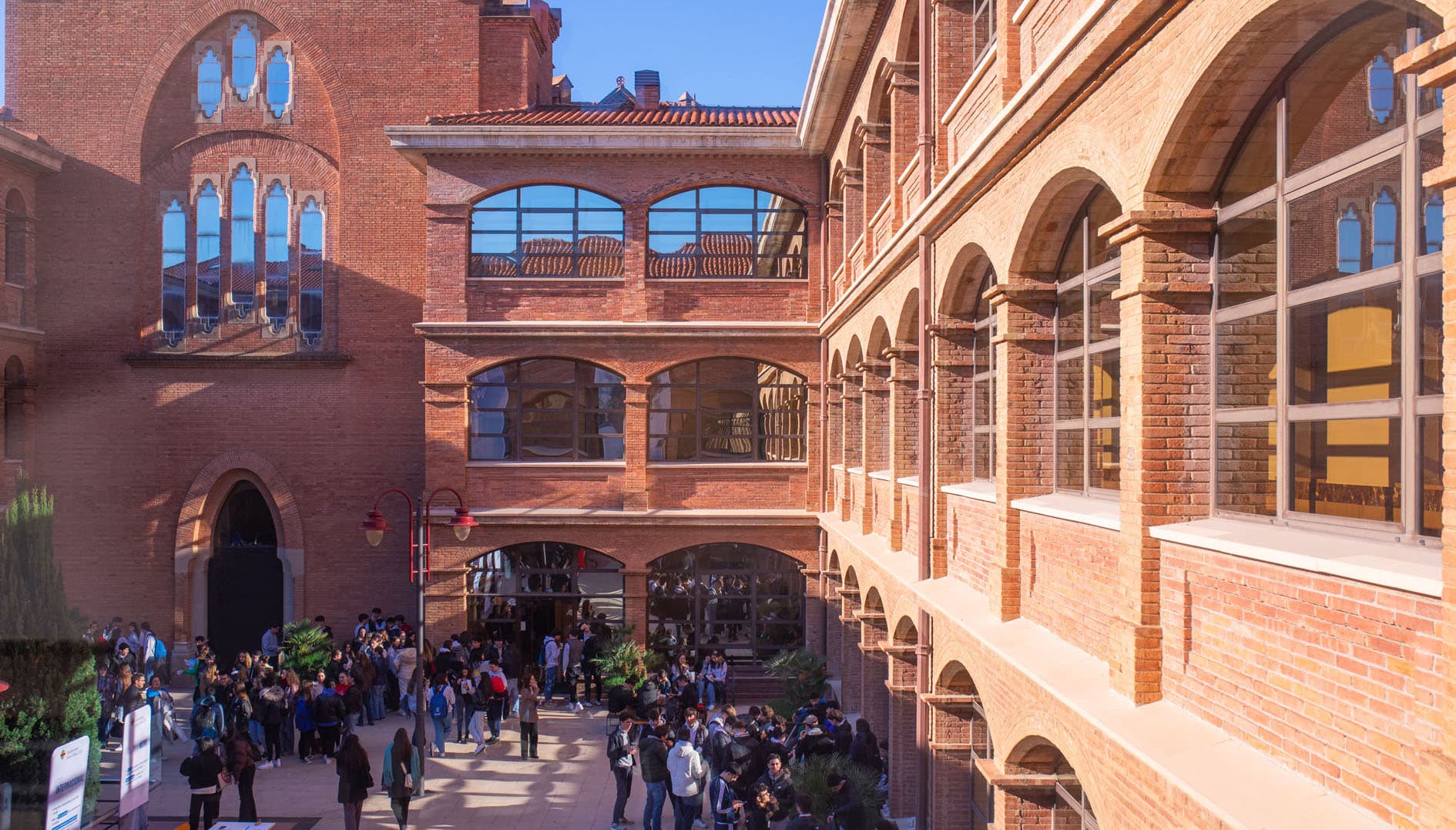 Foto secundaria del campus Facultad de Comunicación, Educación y Humanidades