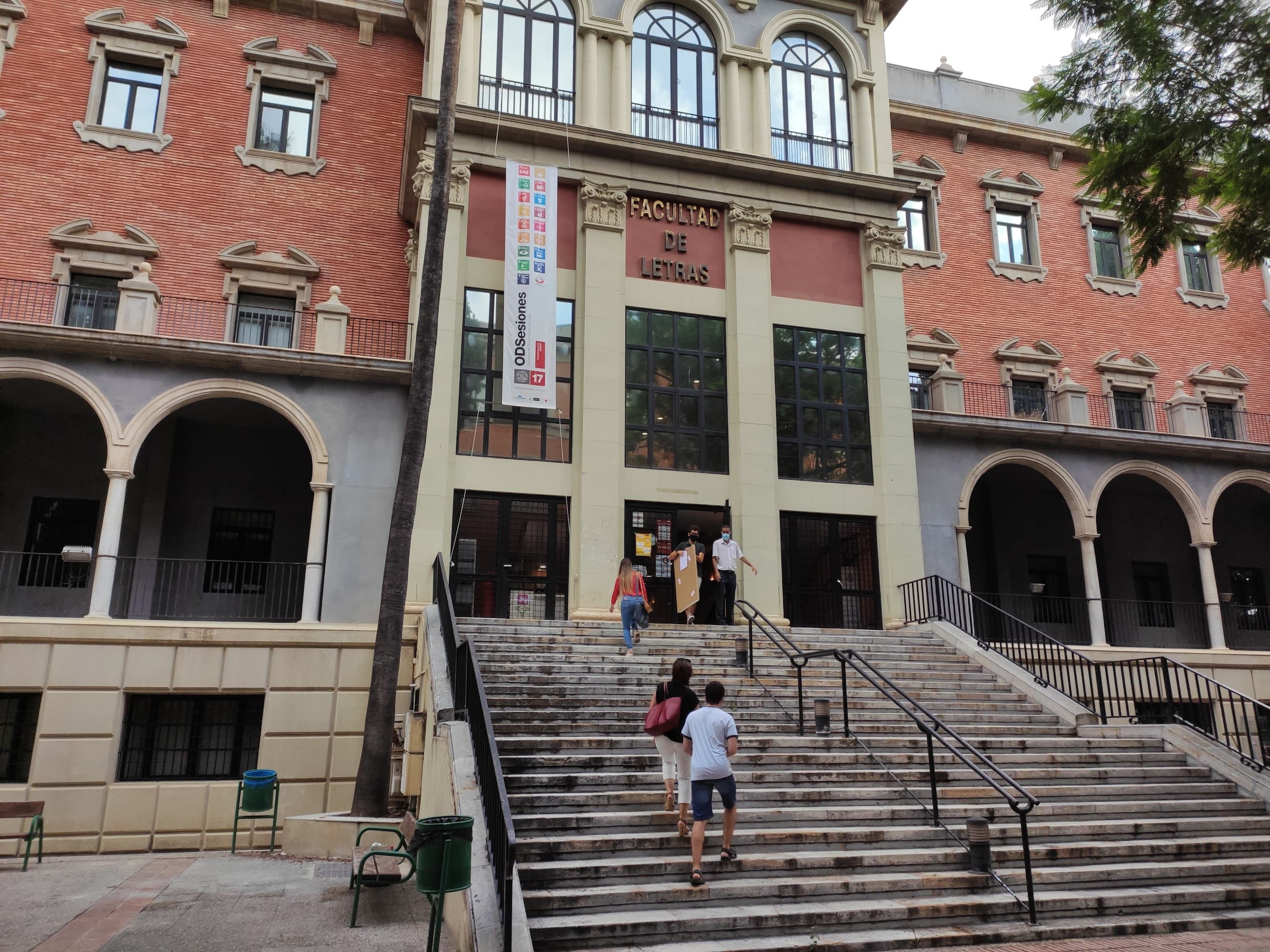 Foto secundaria del campus Facultad de Letras