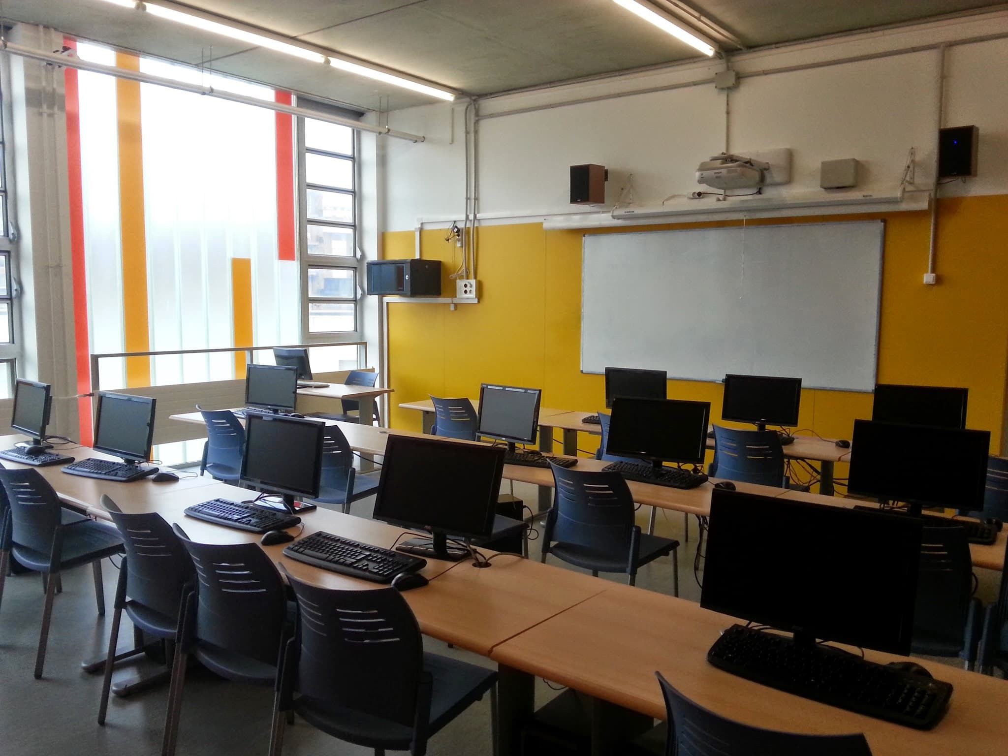 Foto secundaria del campus Institut Francesc Vidal i Barraquer