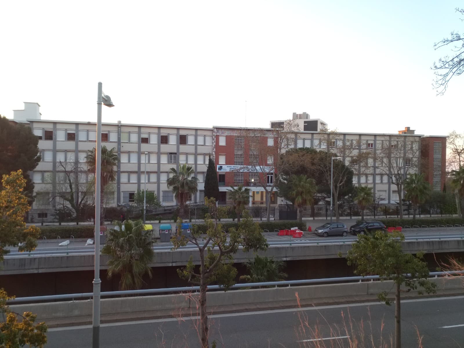 Foto secundaria del campus Institut Pedralbes