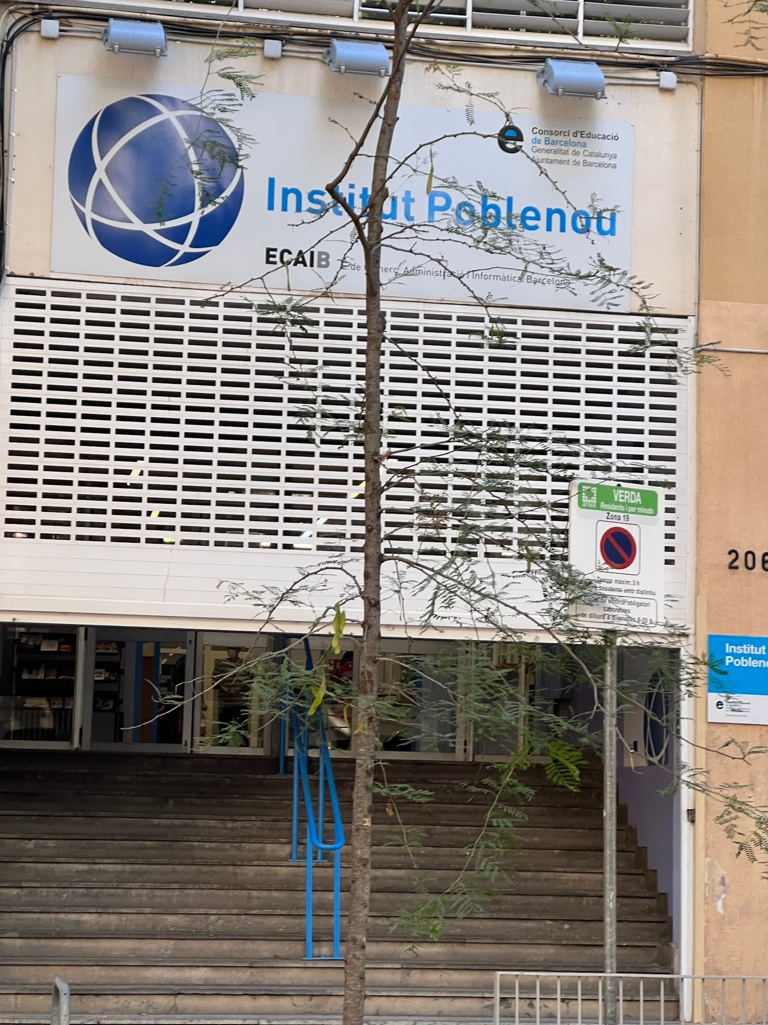 Foto secundaria del campus Institut Poblenou