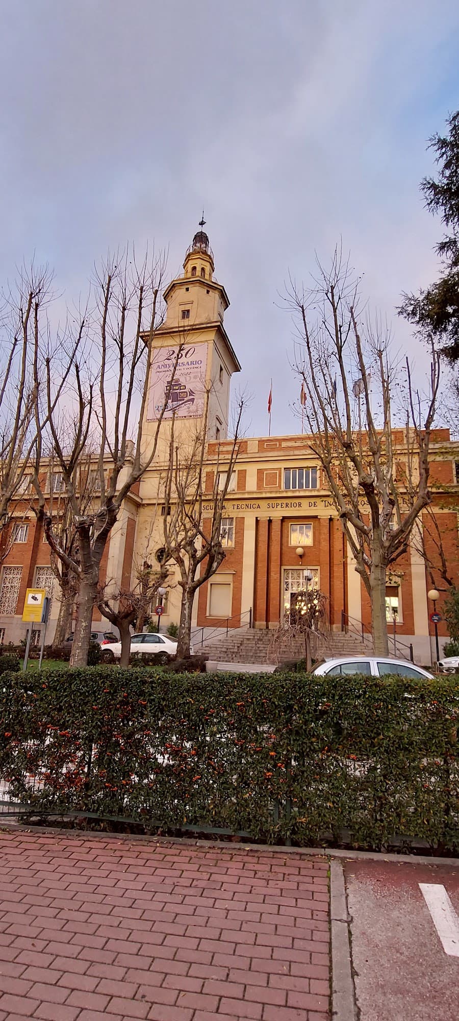 Foto secundaria del campus Escuela Técnica Superior de Ingeniería Aeronáutica y del Espacio