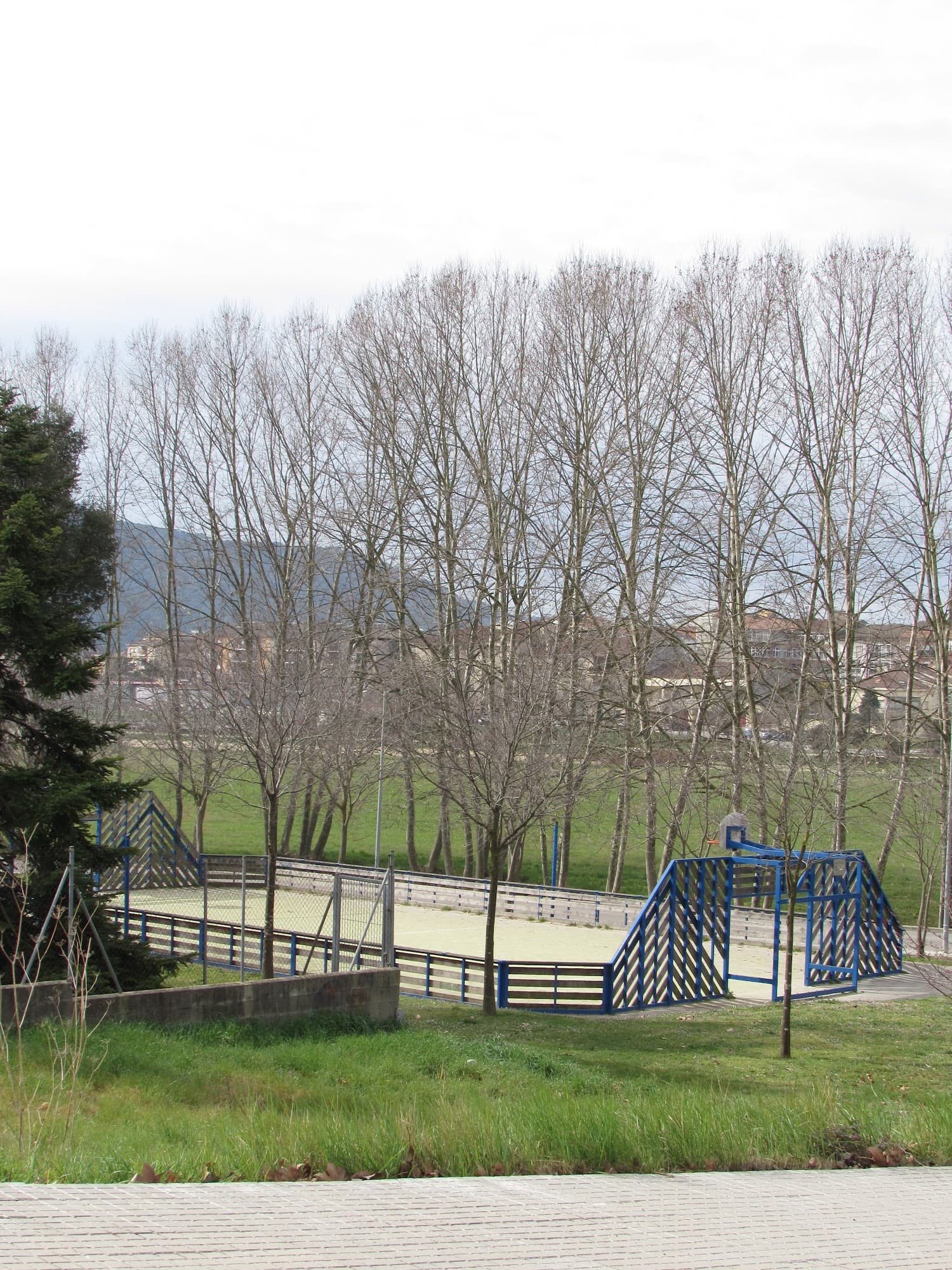 Foto secundaria del campus Institut Giola