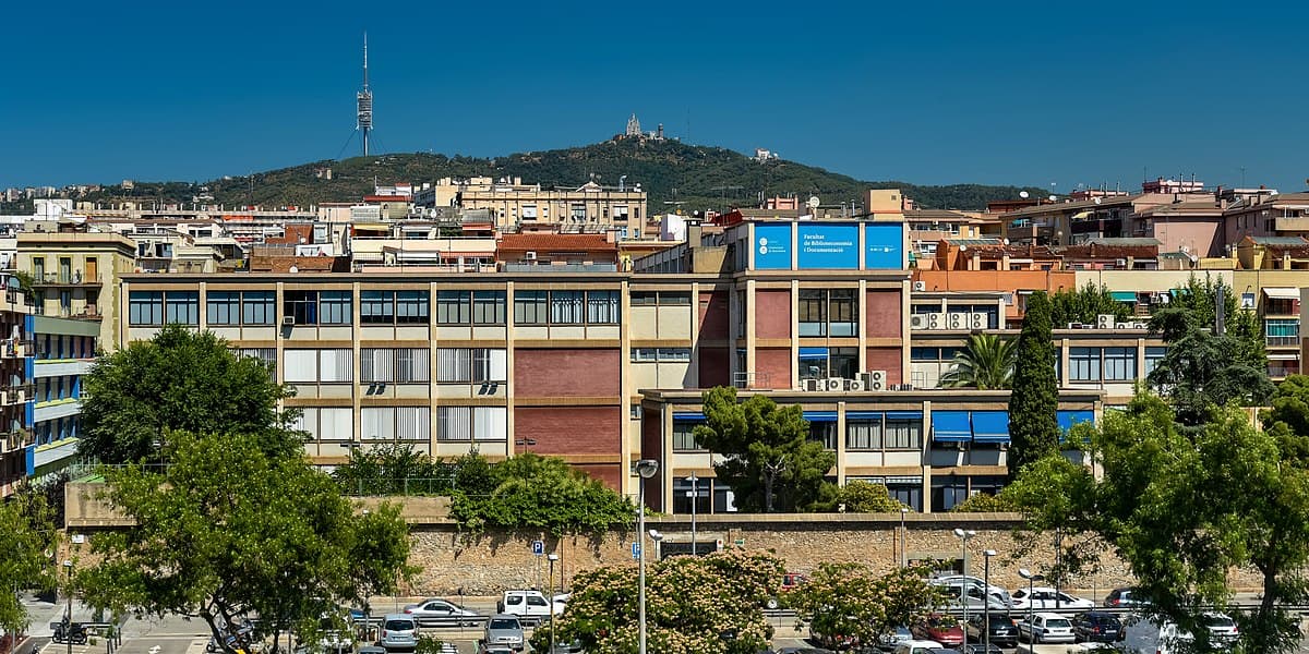 Foto secundaria del campus Facultad de Información y Medios Audiovisuales