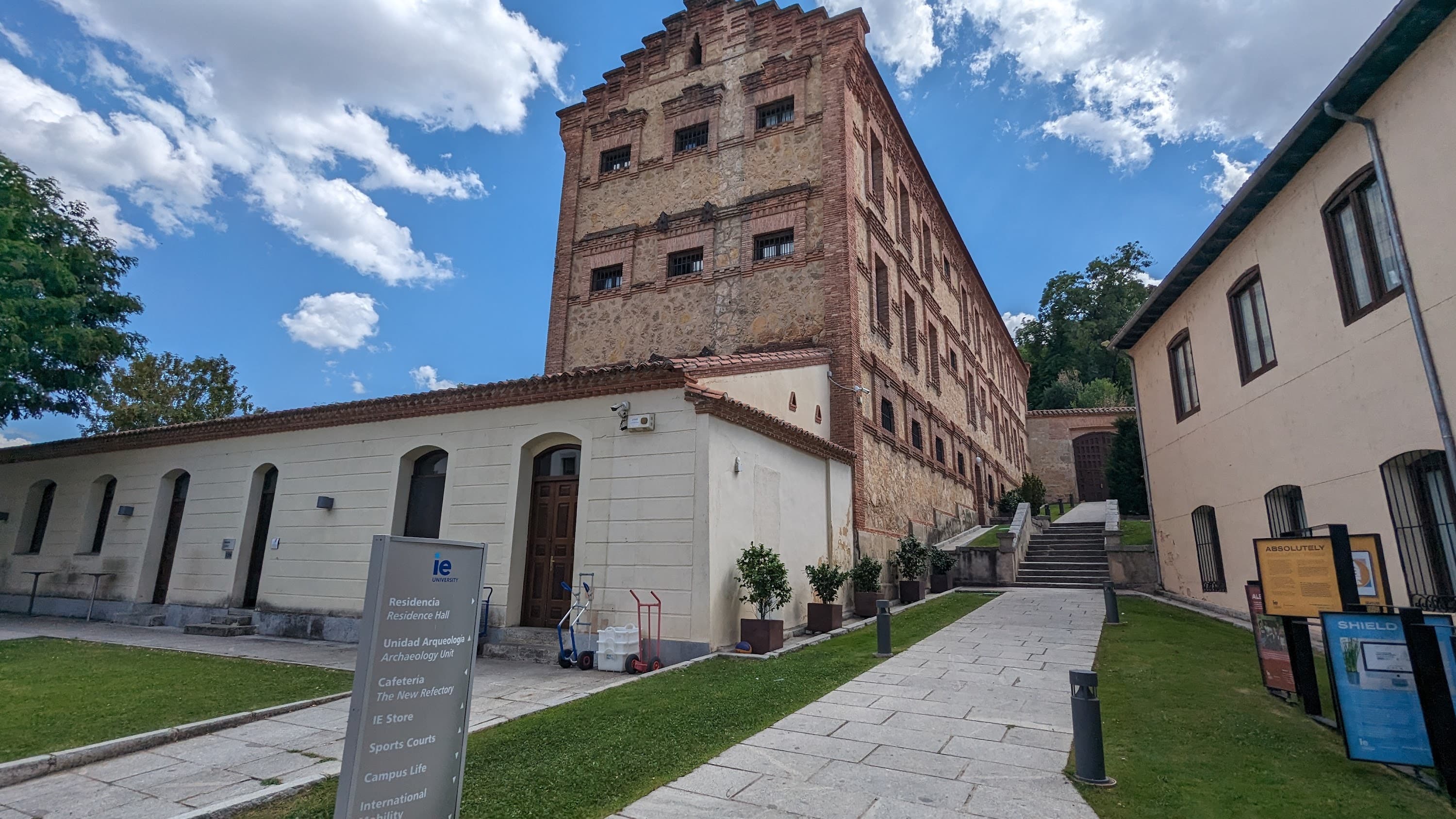 Foto secundaria del campus Campus Segovia