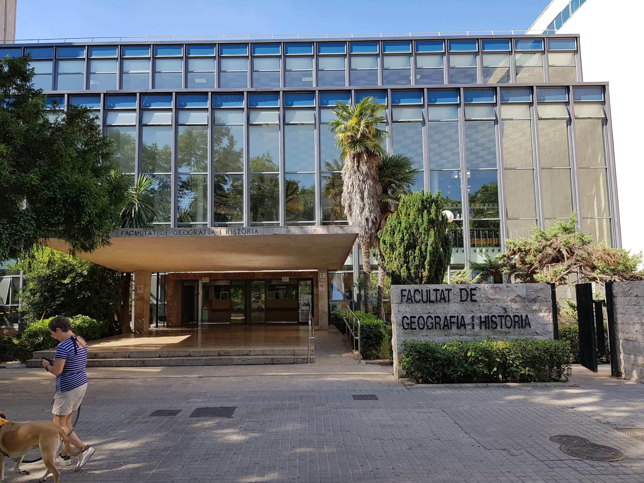 Foto del campus Facultad de Geografía e Historia