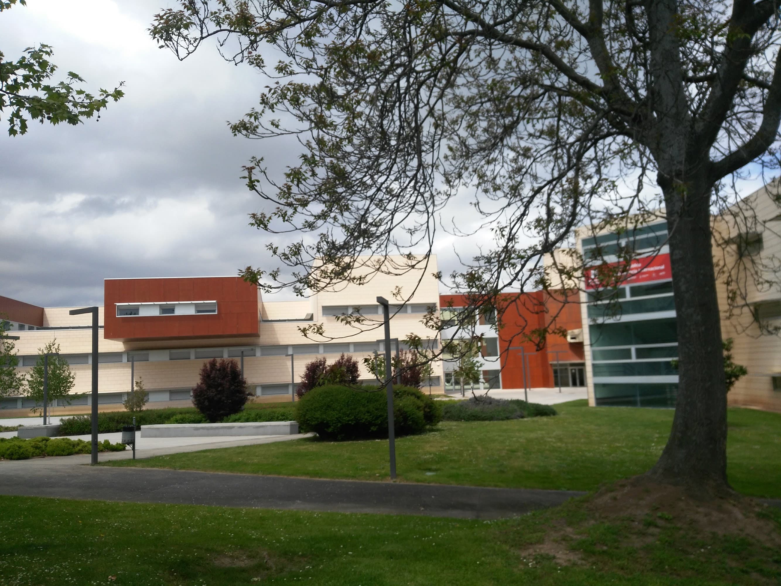 Foto del campus Facultad de Ciencia y Tecnología de la Universidad de La Rioja