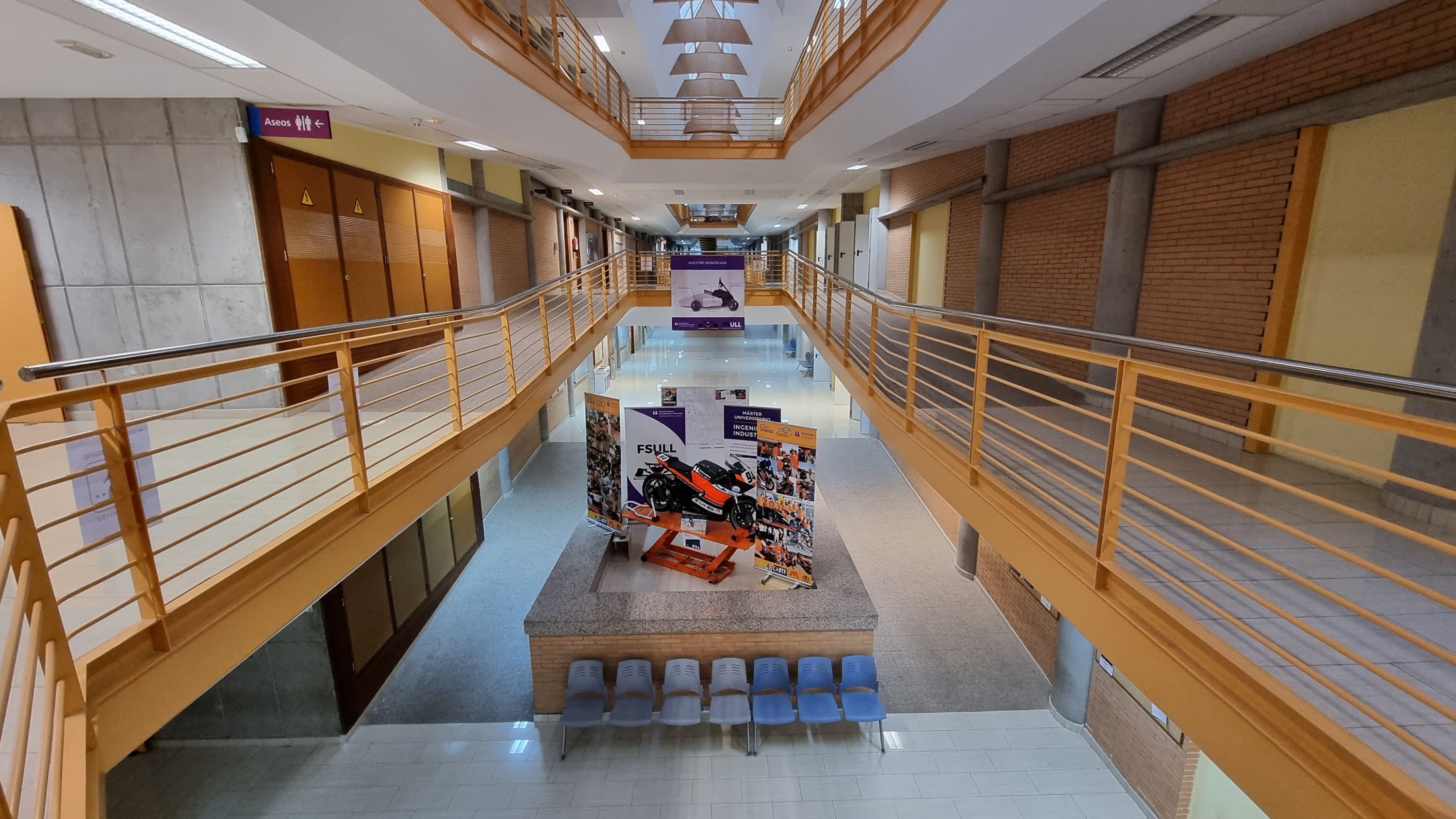 Foto secundaria del campus Escuela Superior de Ingeniería y Tecnología