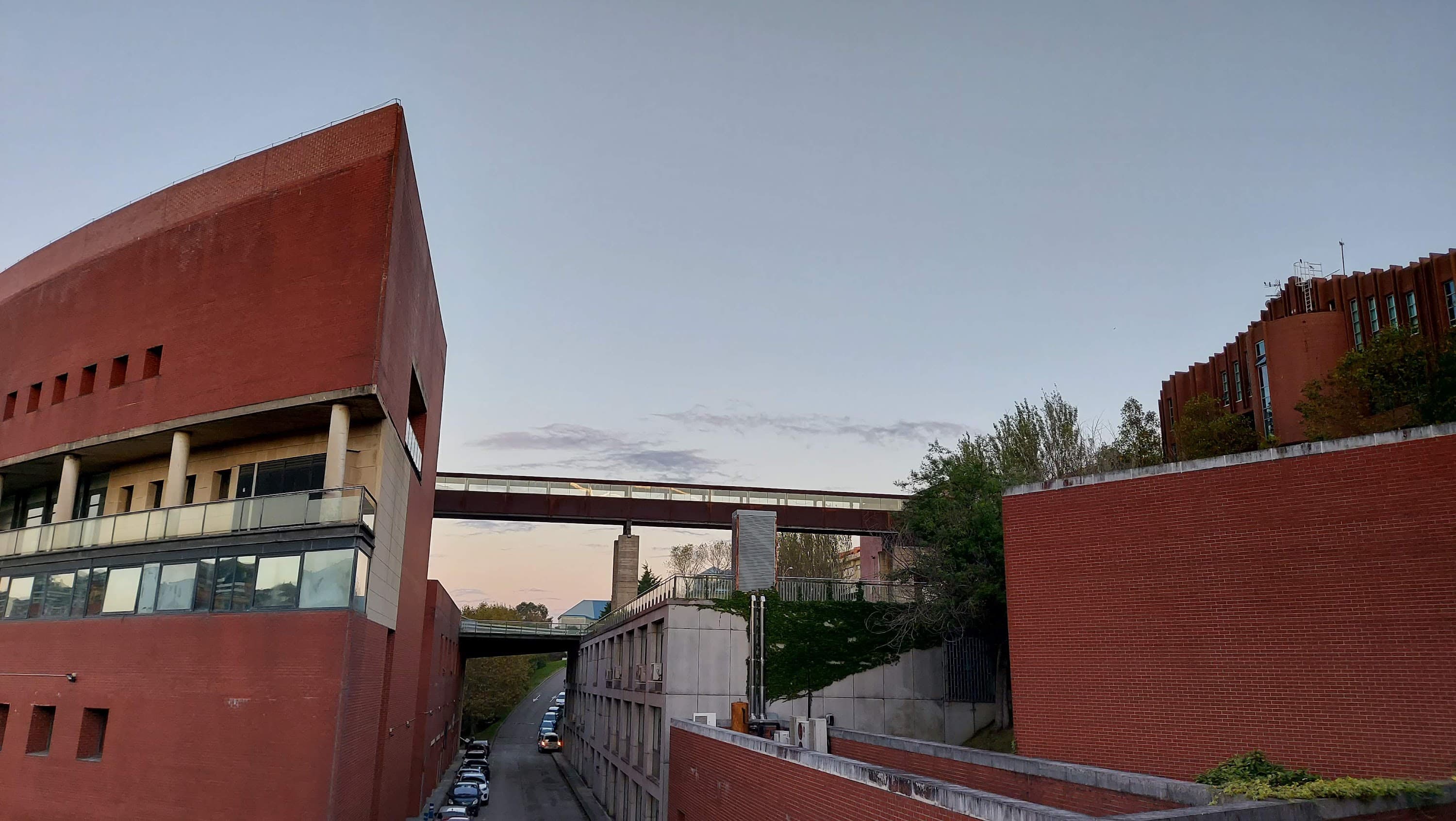 Foto secundaria del campus Escuela Técnica Superior de Ingenieros Industriales y de Telecomunicación