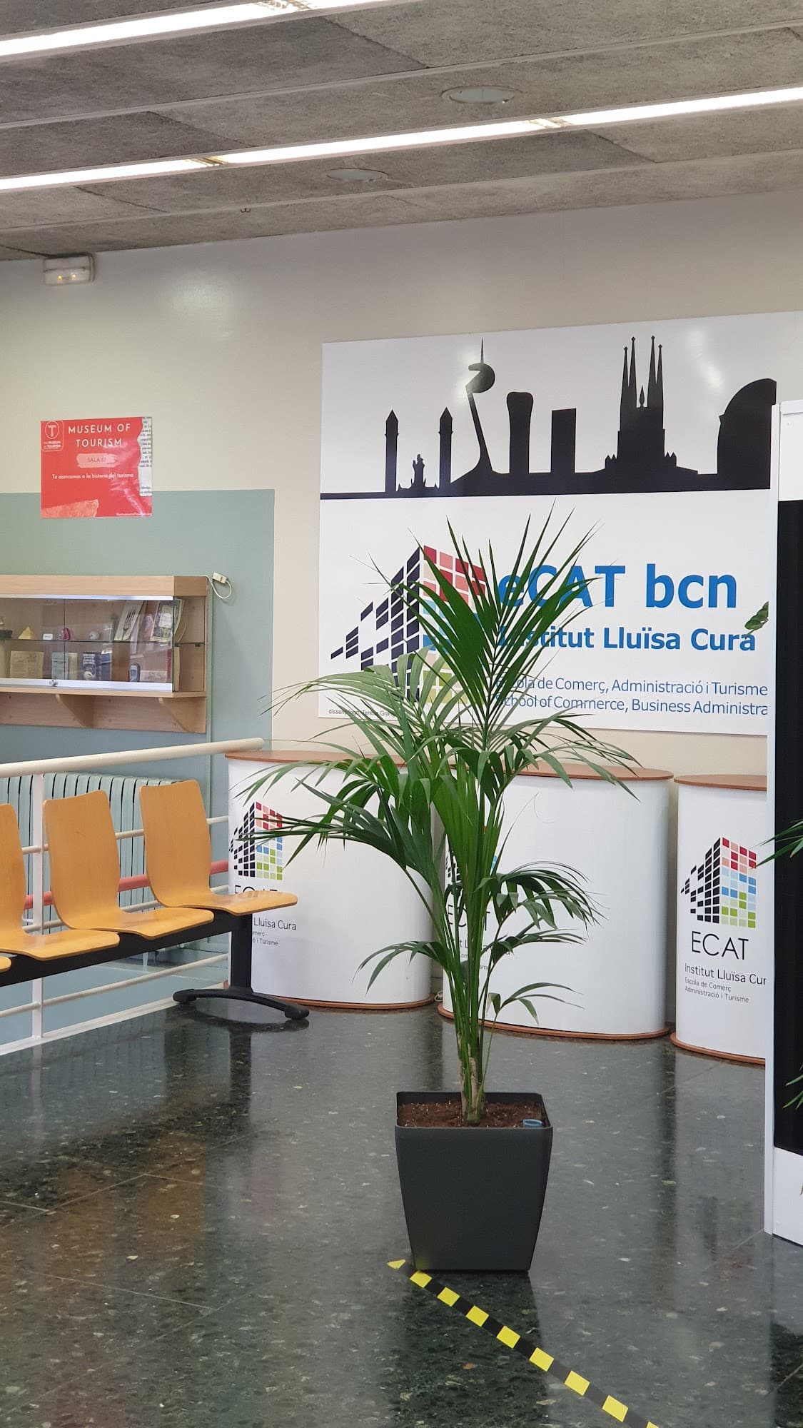 Foto secundaria del campus Institut Ronda