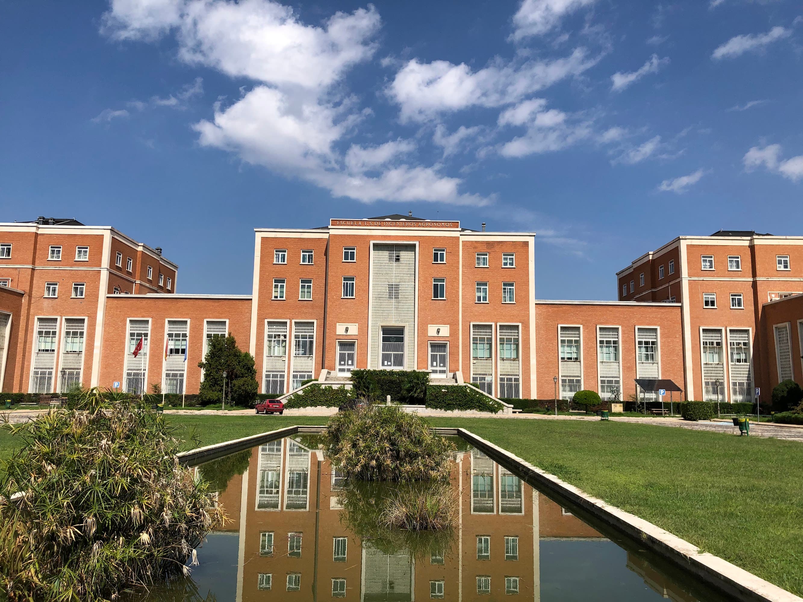 Foto secundaria del campus Universidad Complutense de Madrid