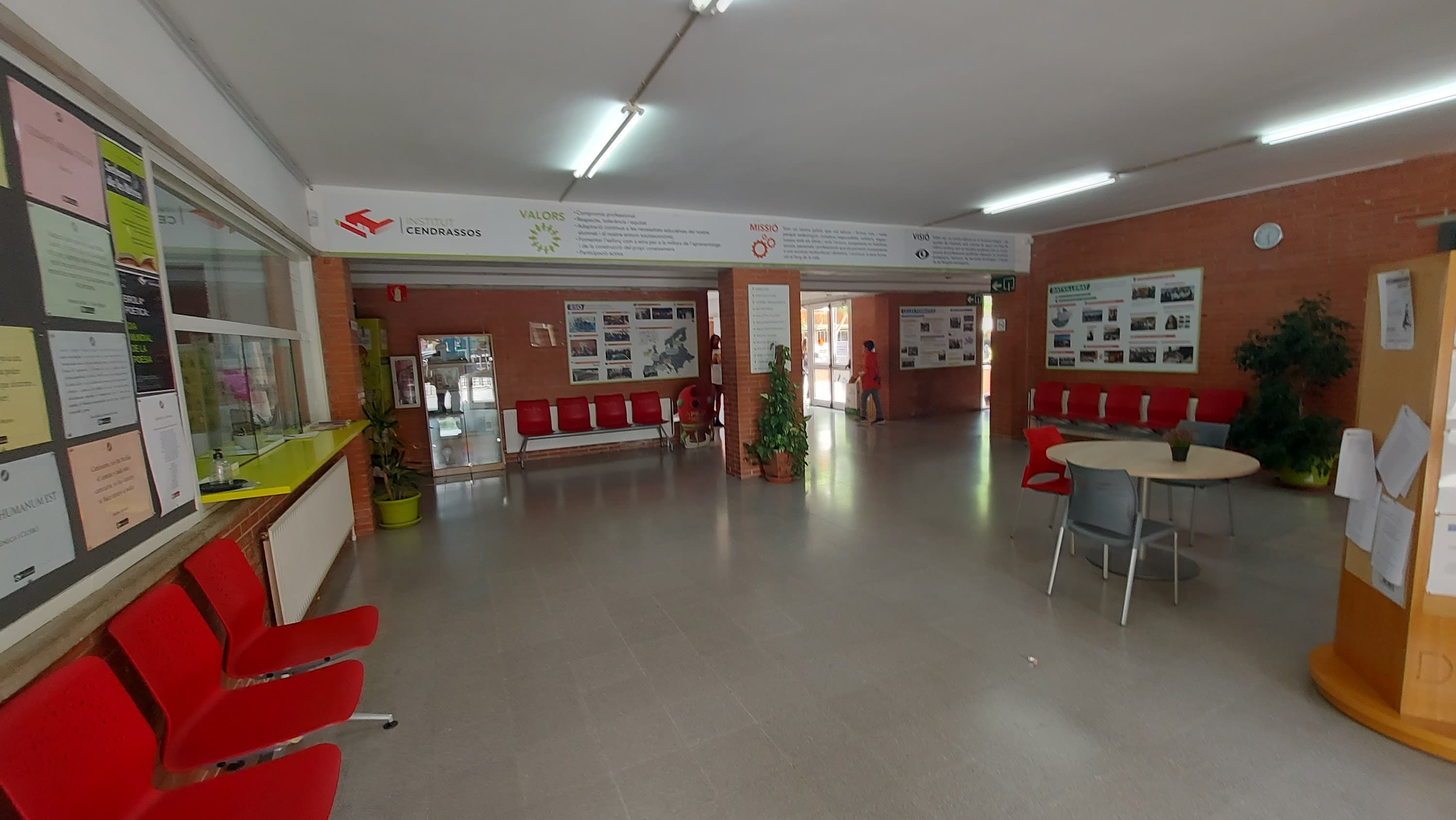 Foto secundaria del campus Institut Cendrassos