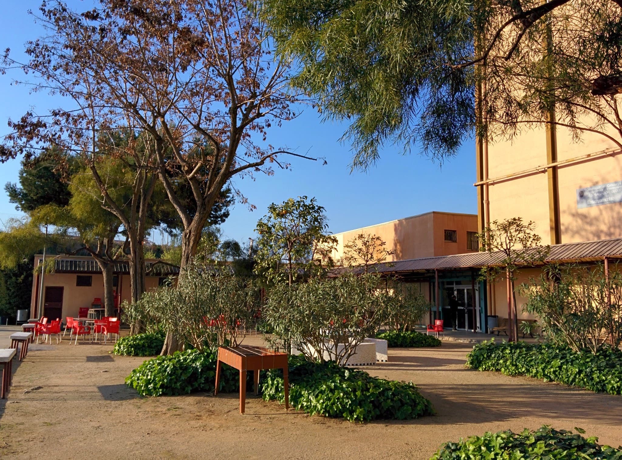 Foto secundaria del campus Institut Salvador Seguí
