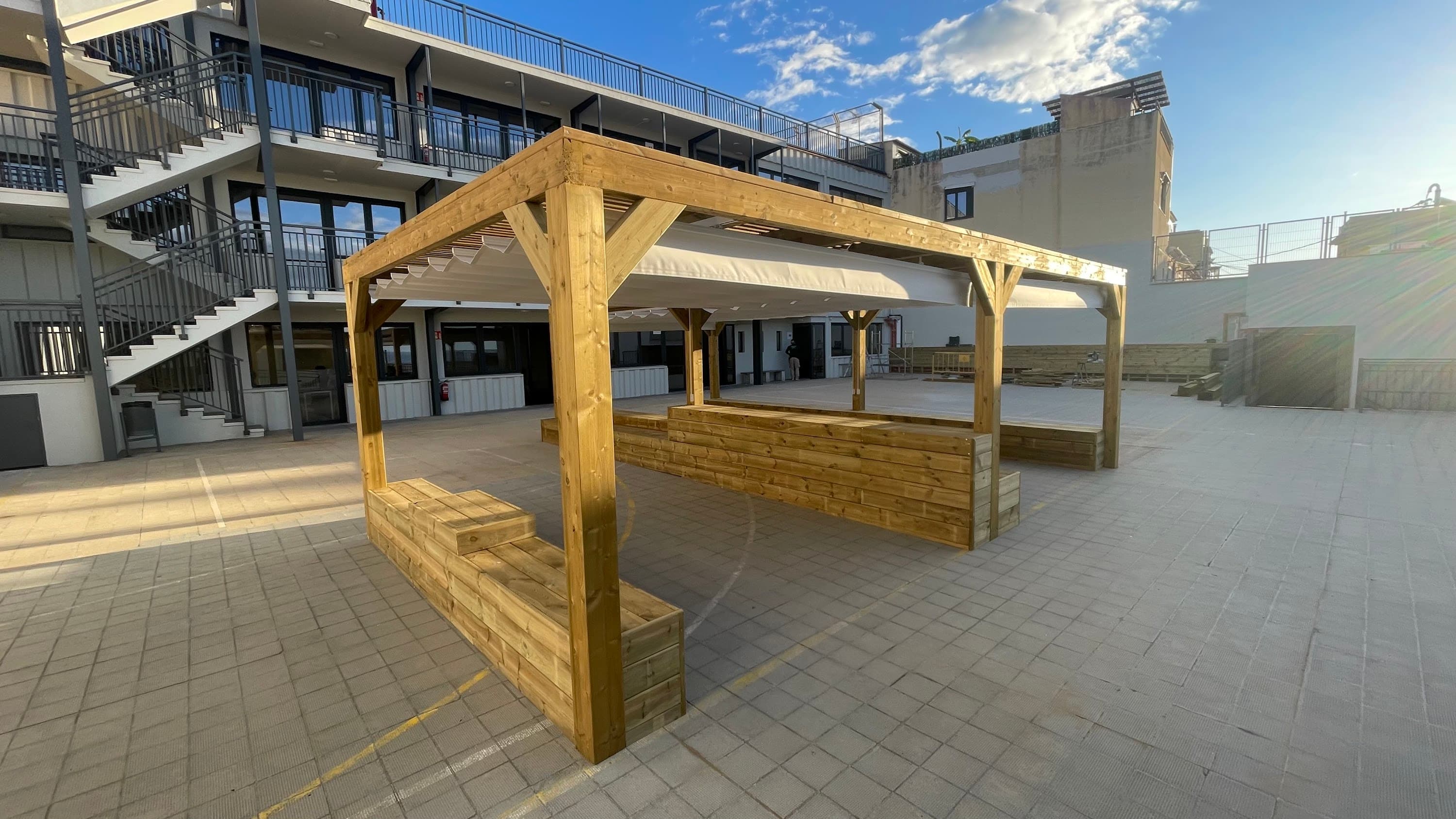 Foto secundaria del campus iMES