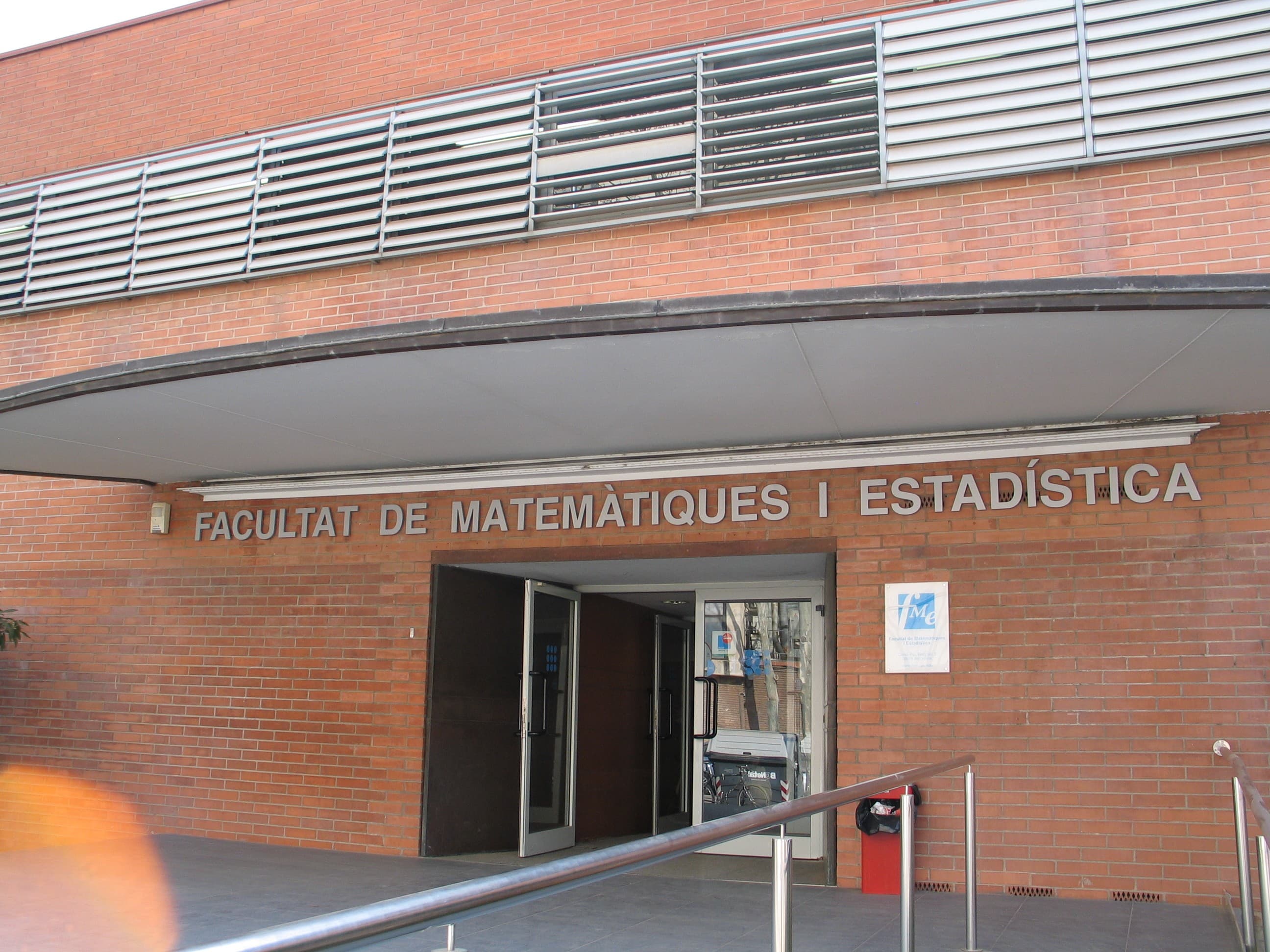 Foto del campus FME - Facultad de Matemáticas y Estadística