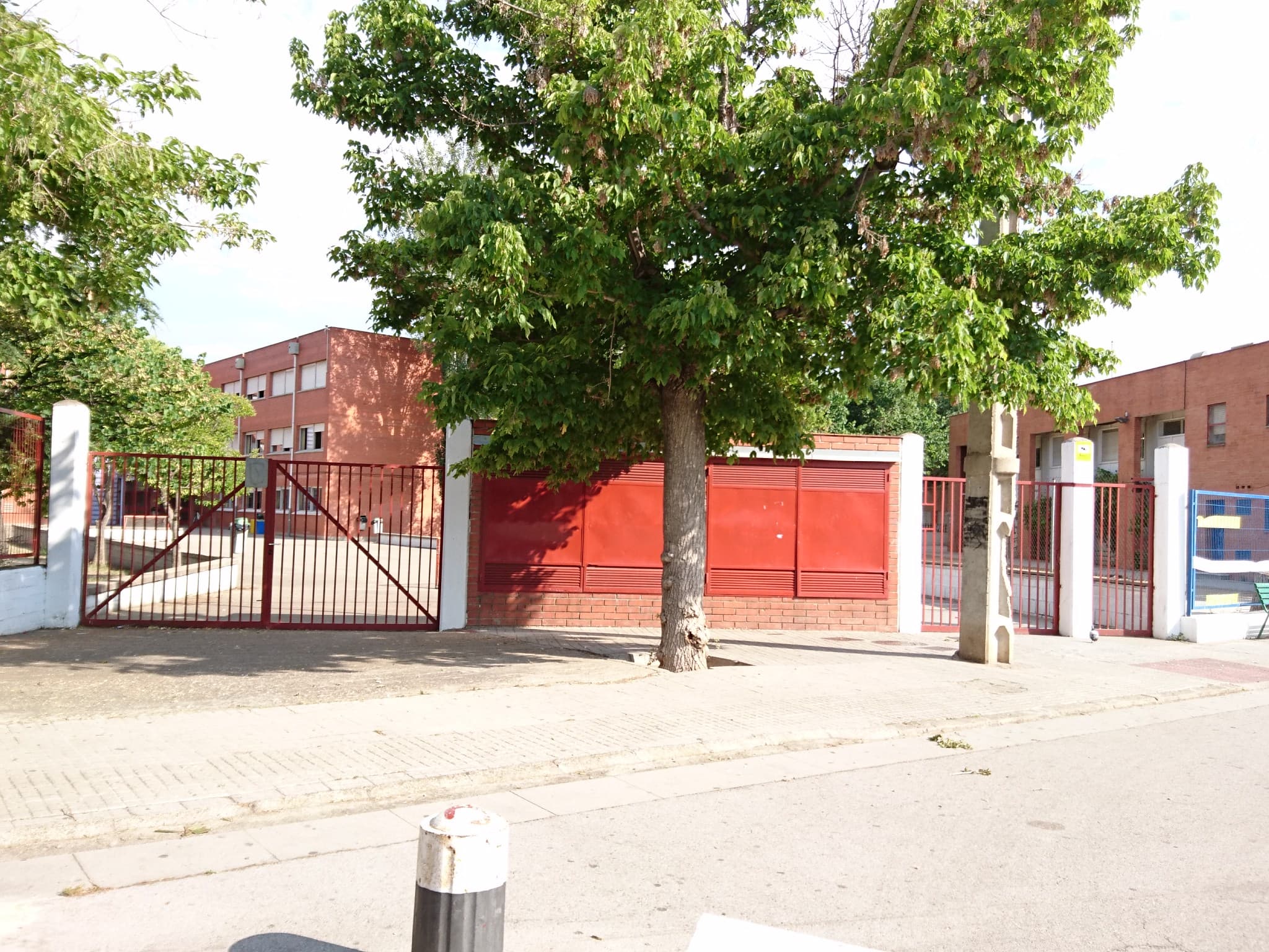 Foto secundaria del campus Institut Lluís Companys (Ripollet)