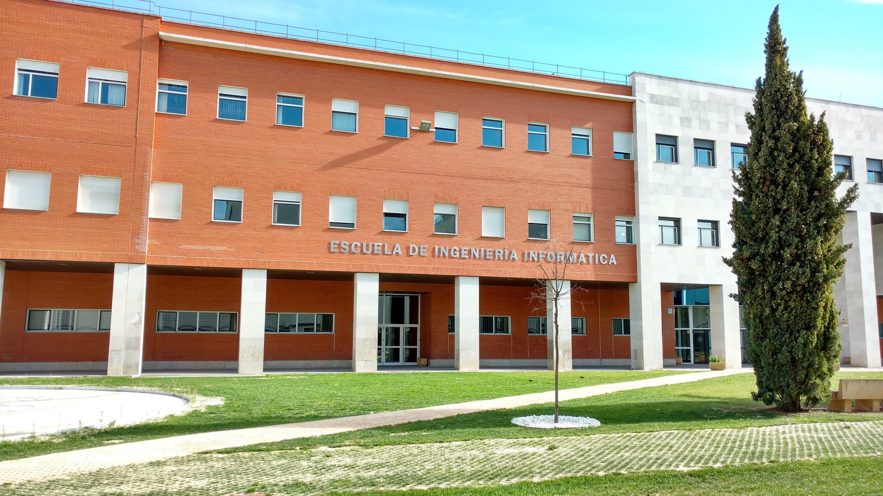 Foto del campus Escuela de Ingeniería Informática de Valladolid