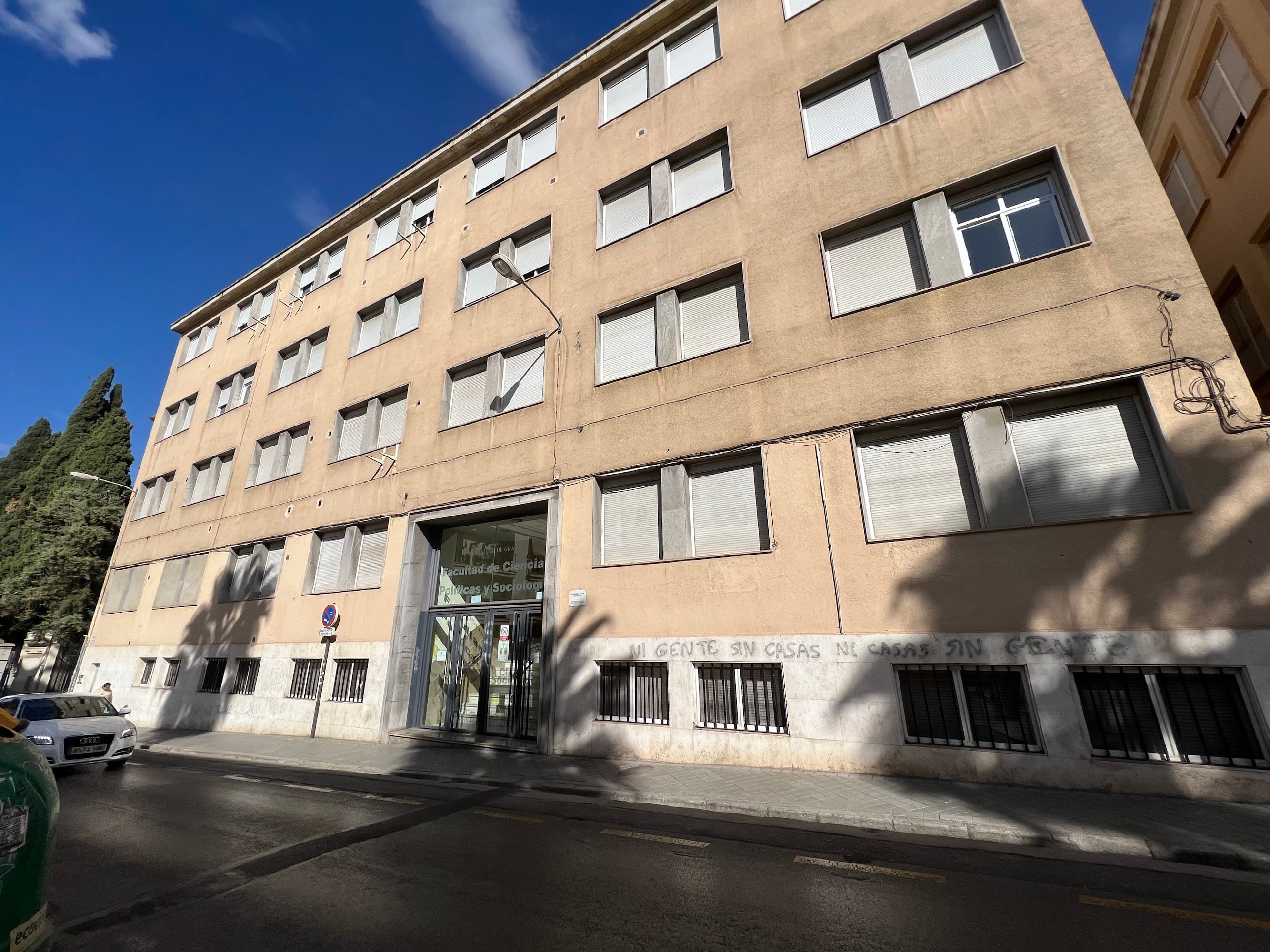 Foto secundaria del campus Facultad de Ciencias Políticas y Sociología