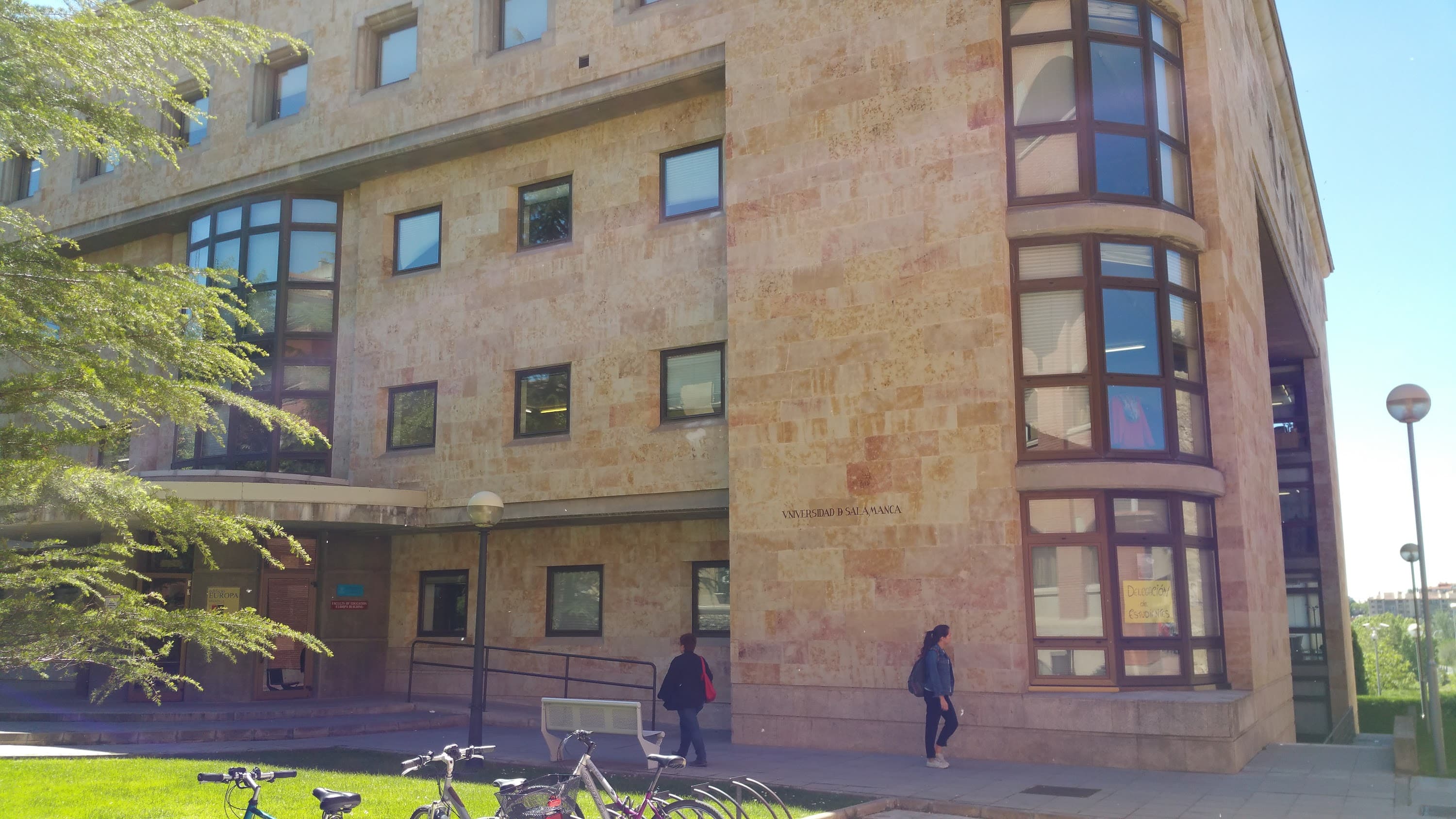 Foto secundaria del campus Facultad de Educación