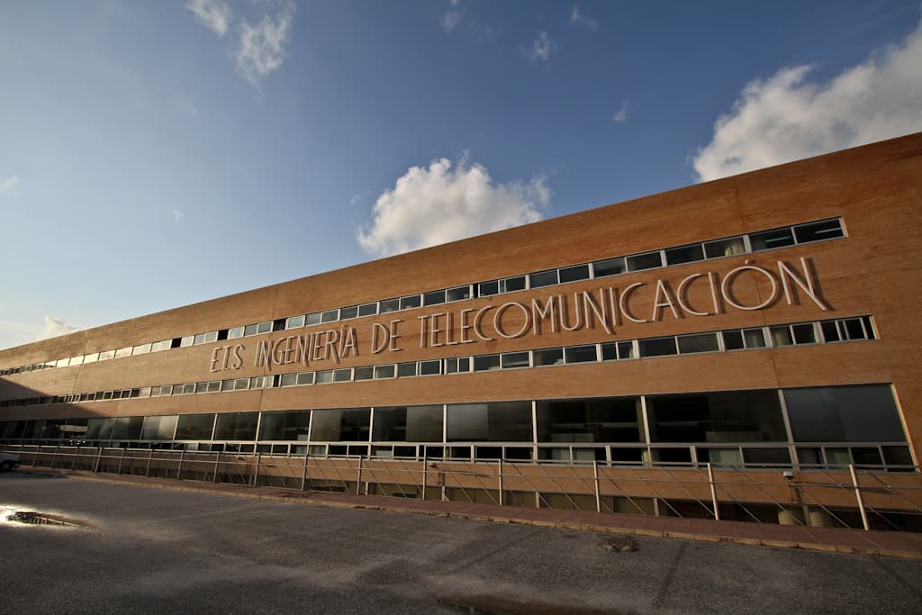 Foto del campus Escuela Técnica Superior de Ingeniería de Telecomunicación