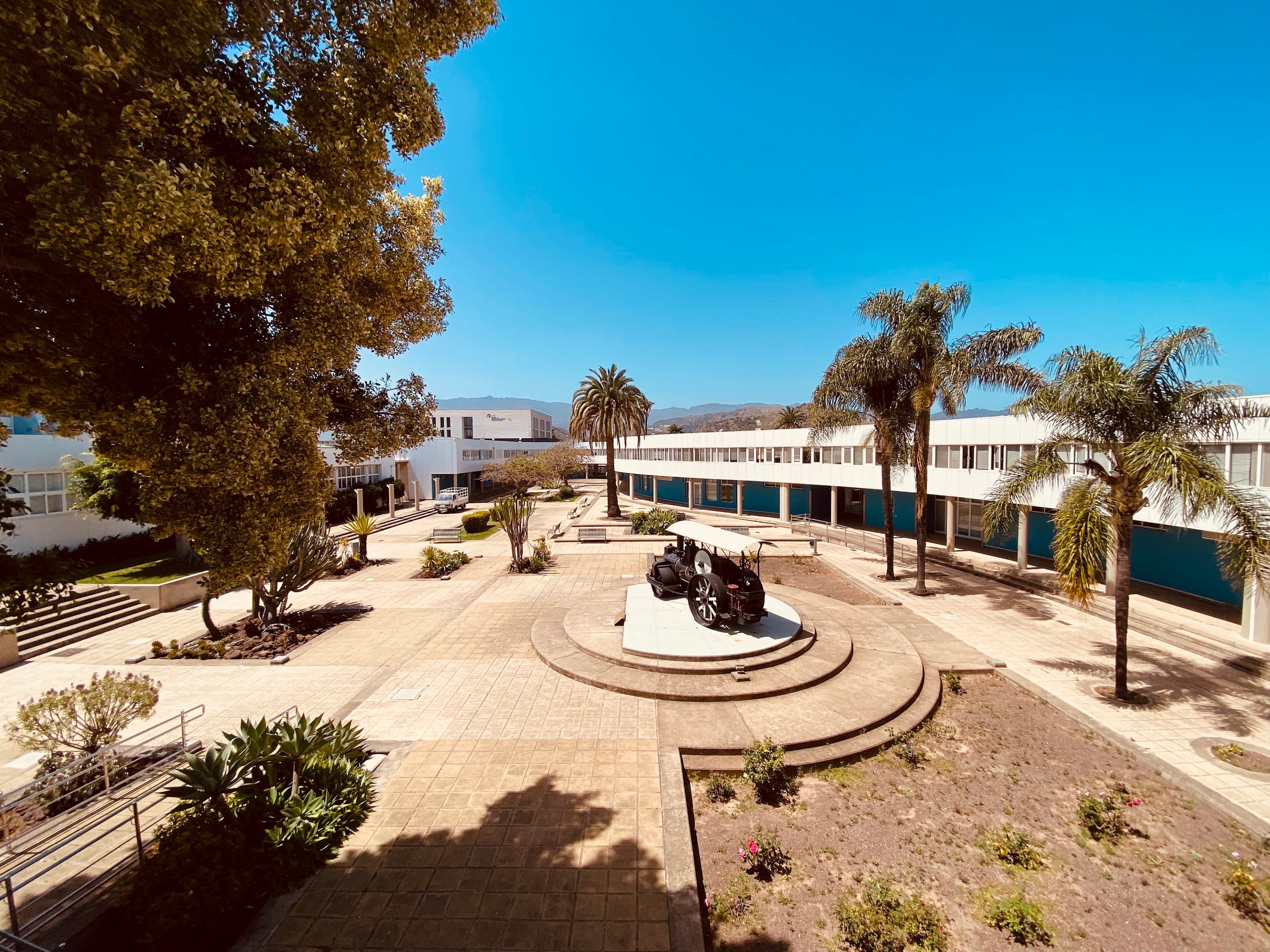 Foto secundaria del campus Escuela de Ingenierías Industriales y Civiles