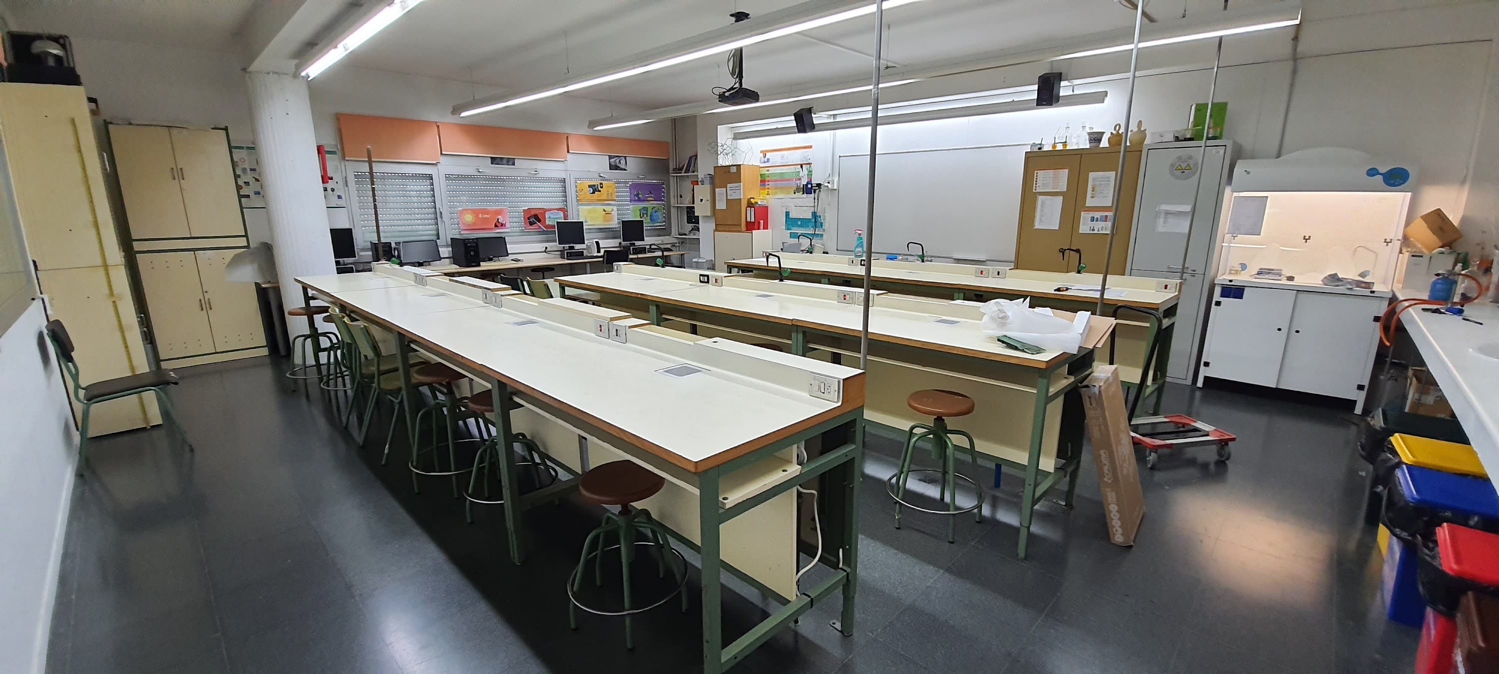 Foto secundaria del campus Institut Alexandre Galí